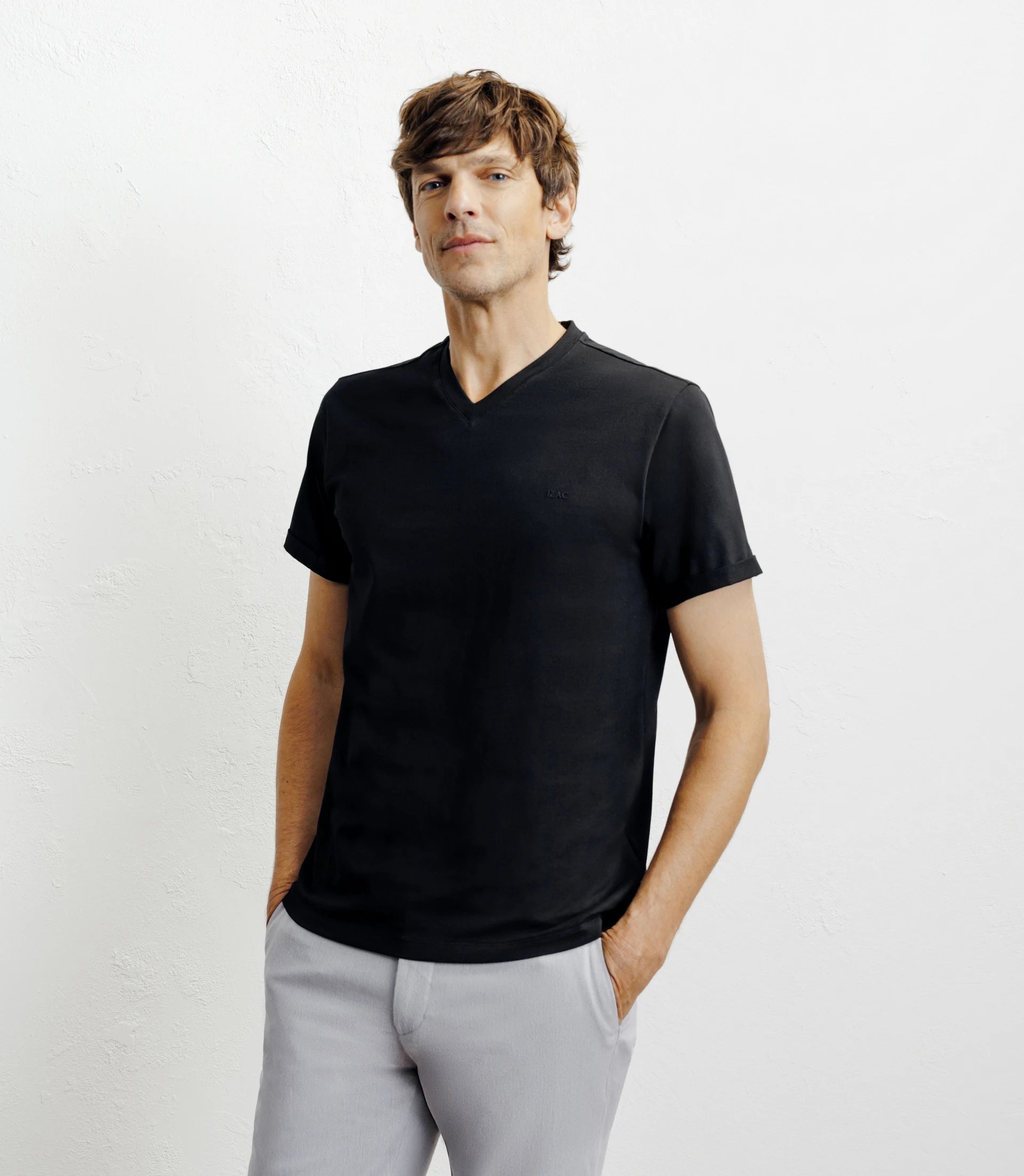 T-shirt col V basic noir - IZAC