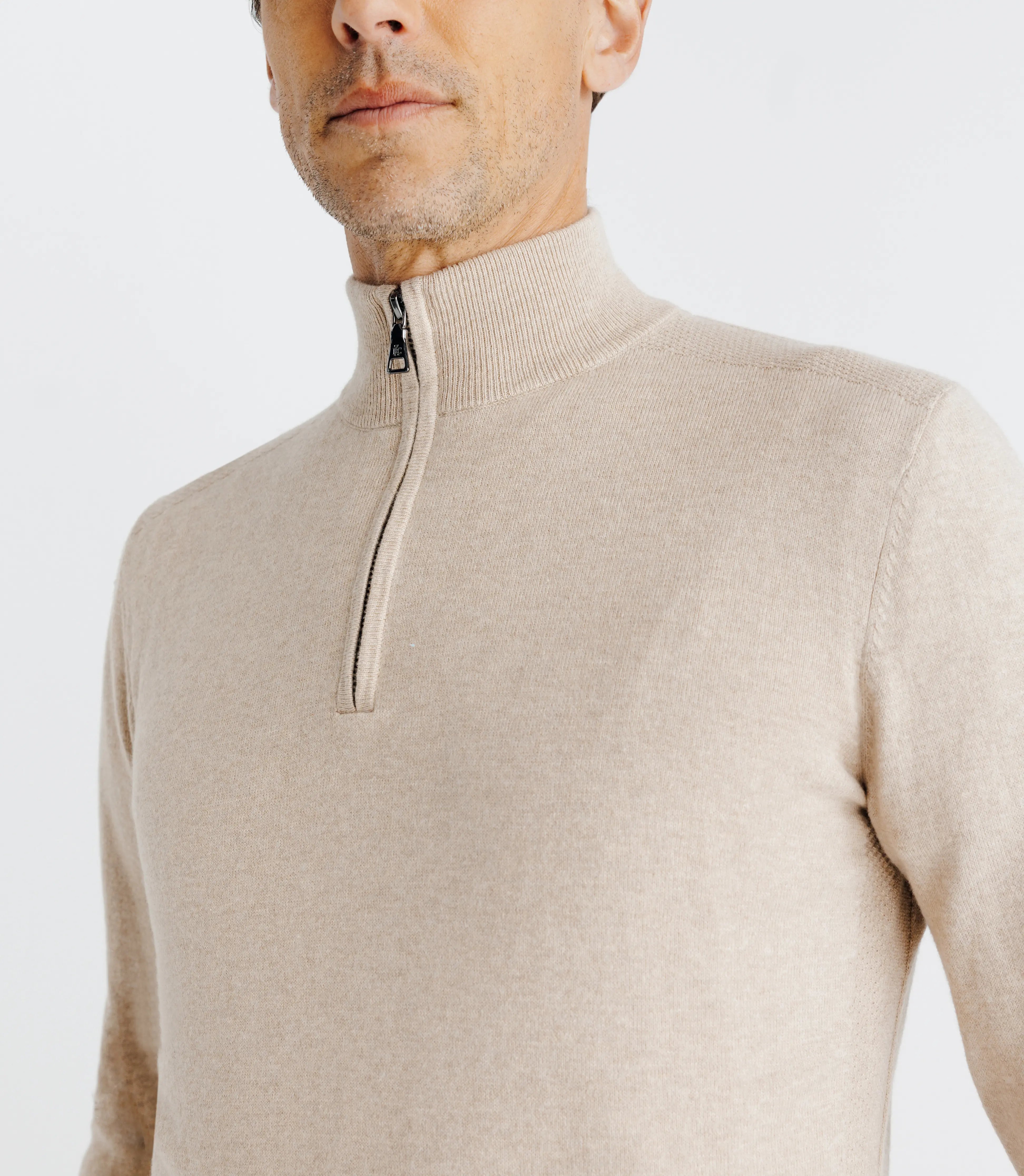 Pull col montant zippé beige - IZAC