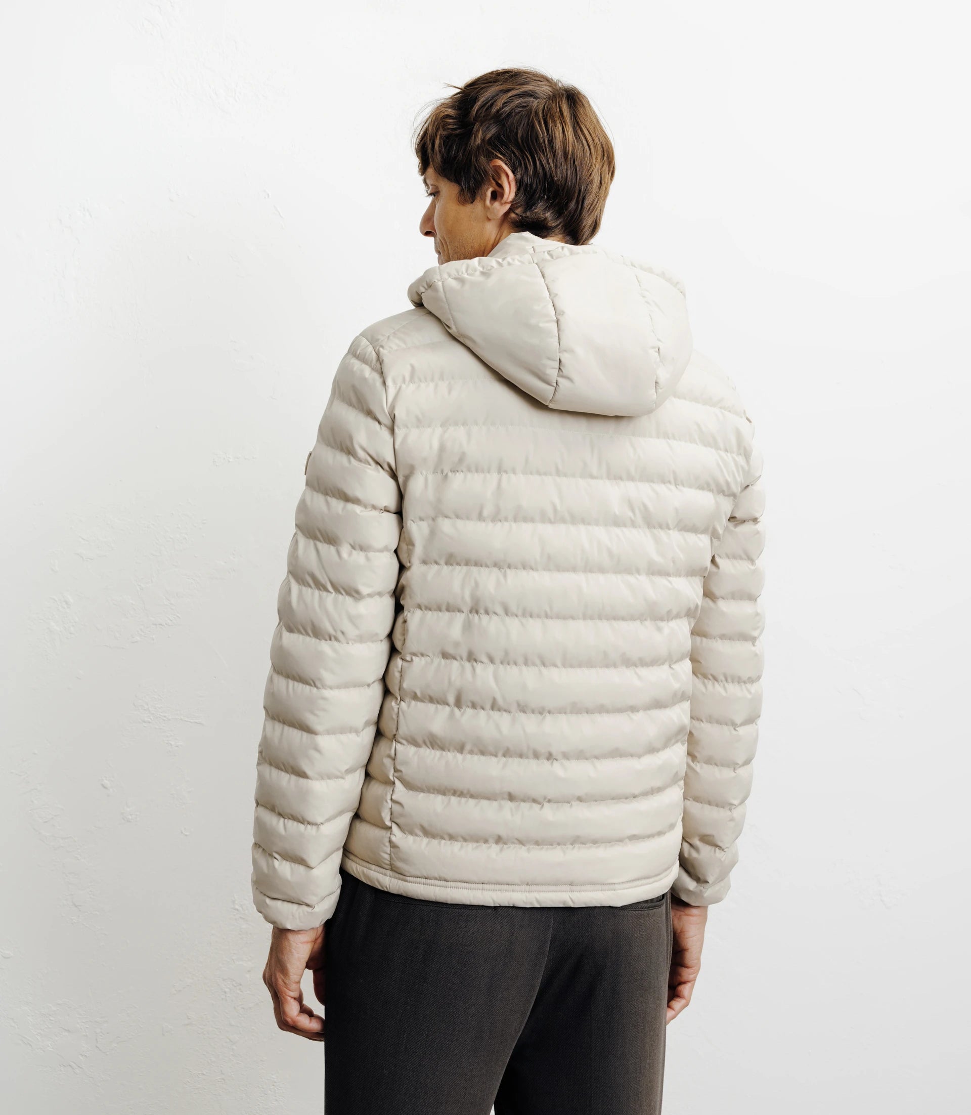 Jacke mit beige abnehmbarer Kapuze