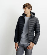 Jacke mit schwarz abnehmbarer Kapuze