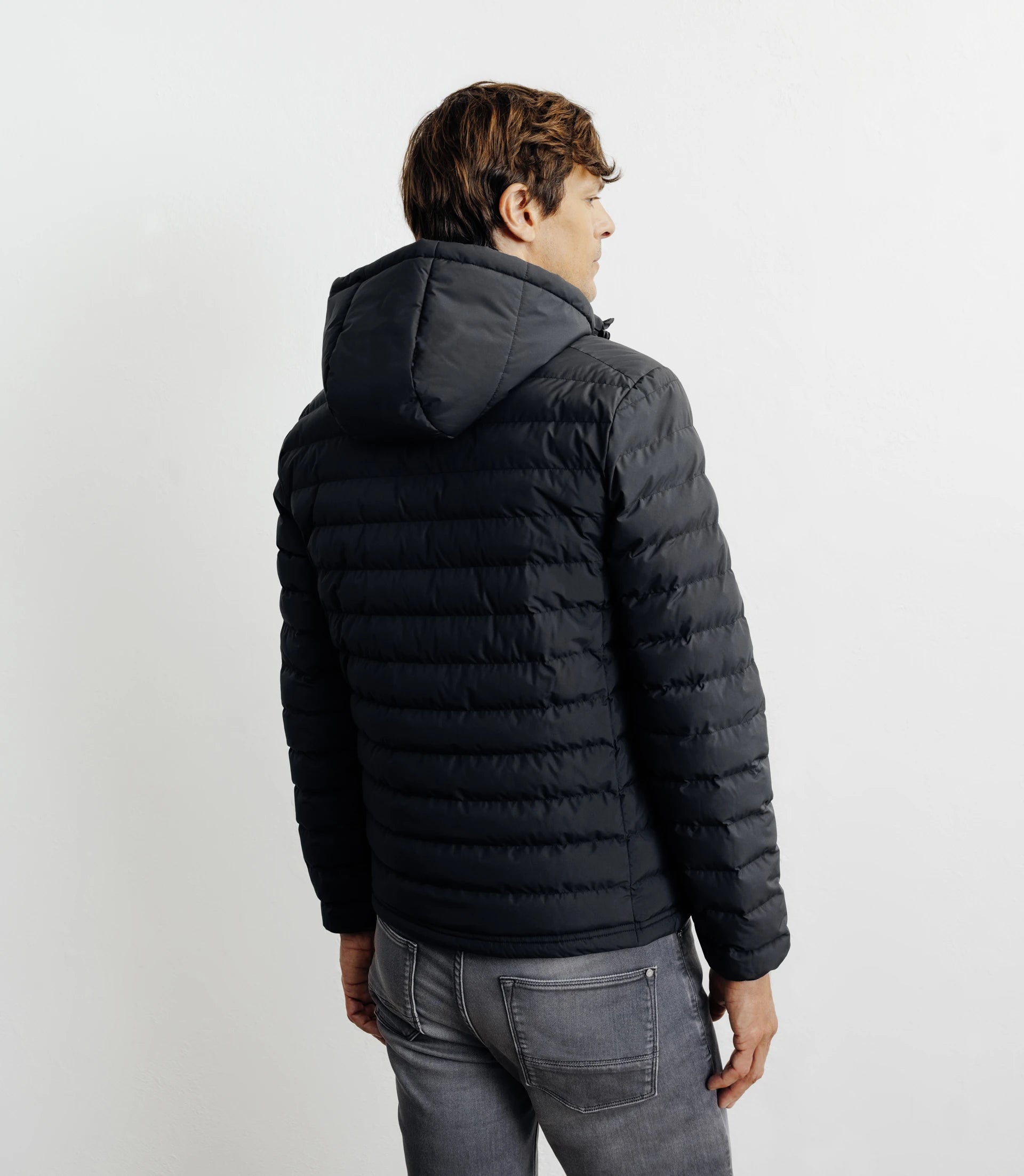 Jacke mit schwarz abnehmbarer Kapuze