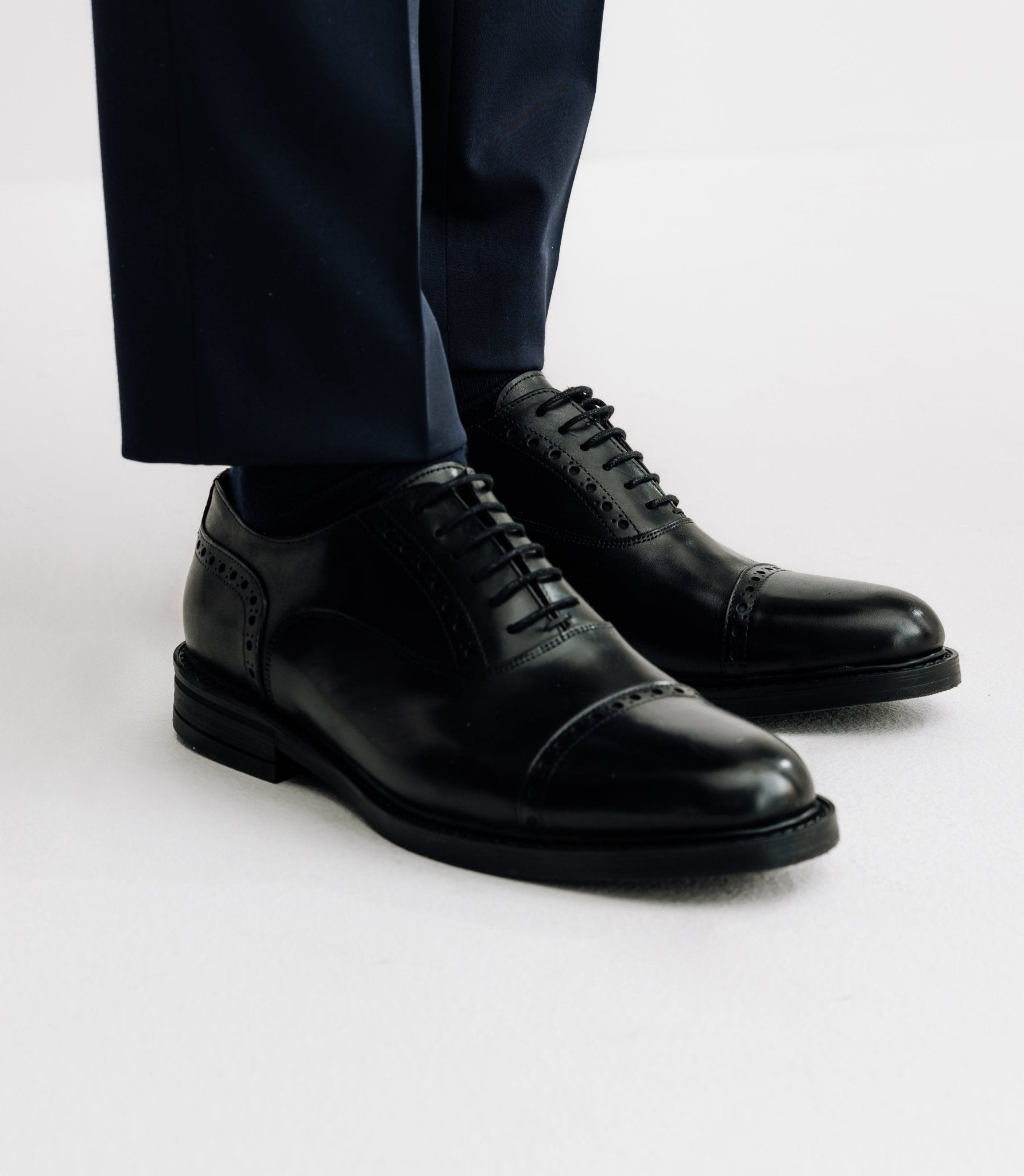 Chaussures ville en cuir noires - IZAC