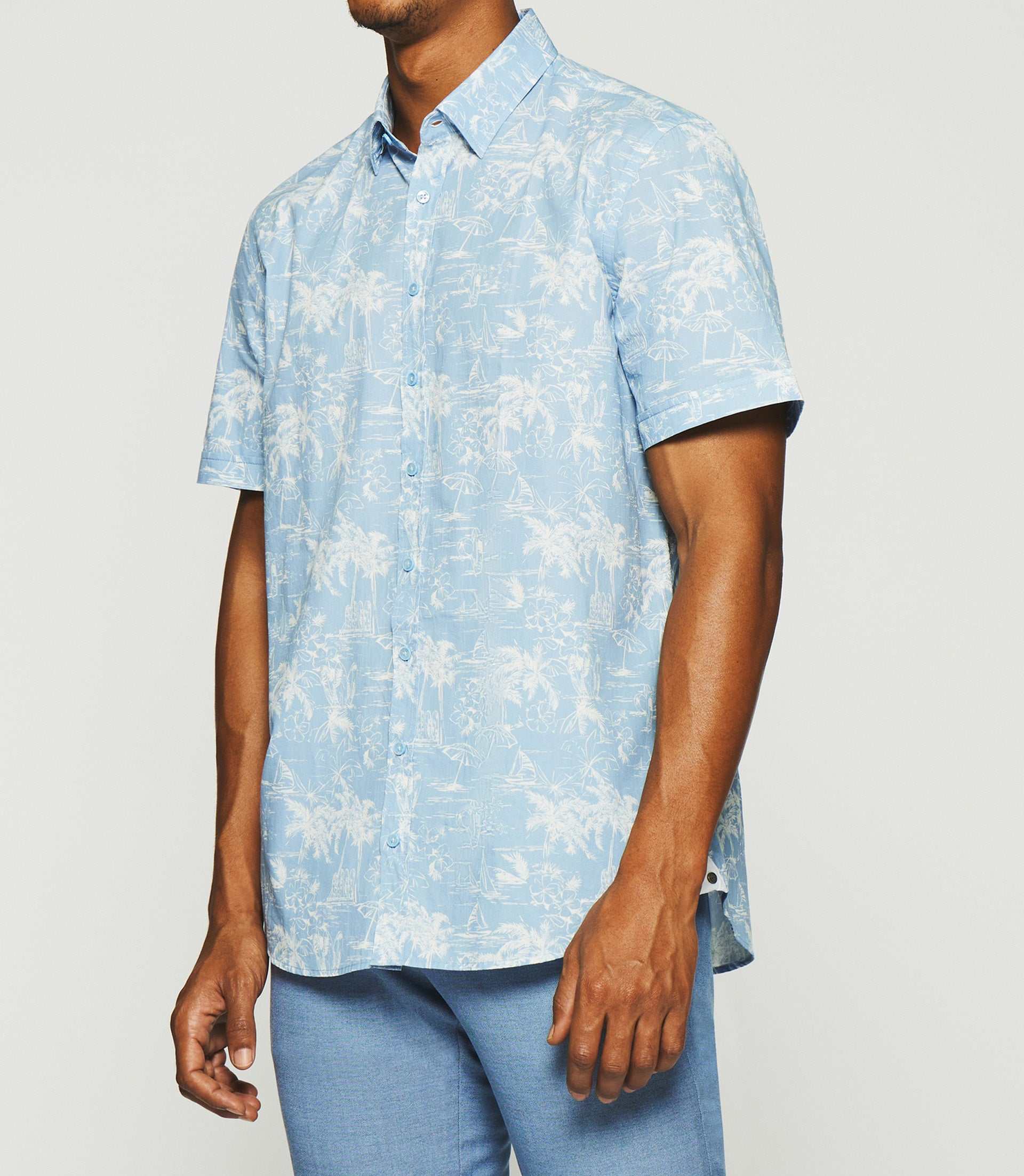 Chemise à imprimé palmier manches courtes ciel et blanche KAMILLE - IZAC