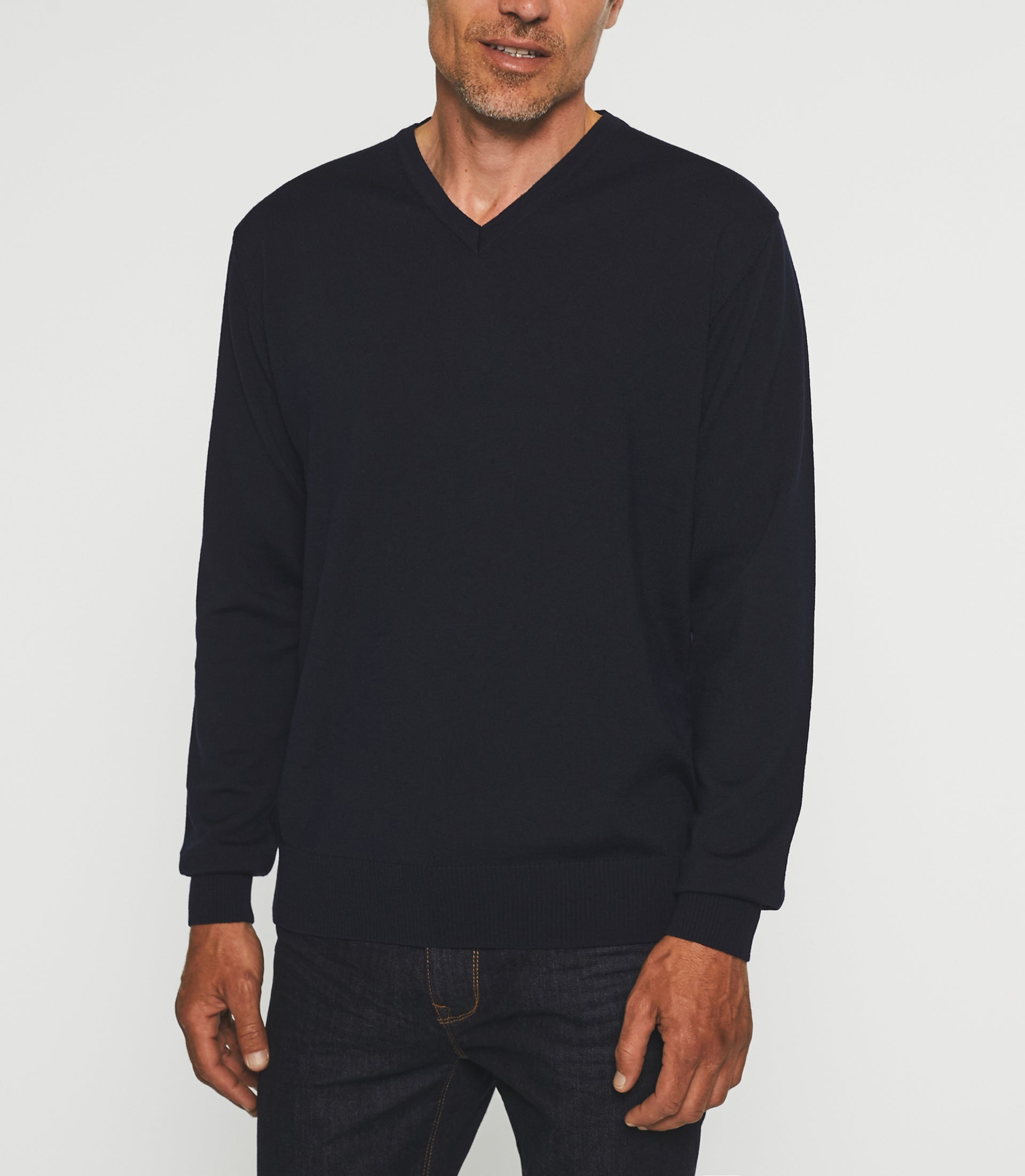 Pull col V en laine marine BASTIANO - IZAC