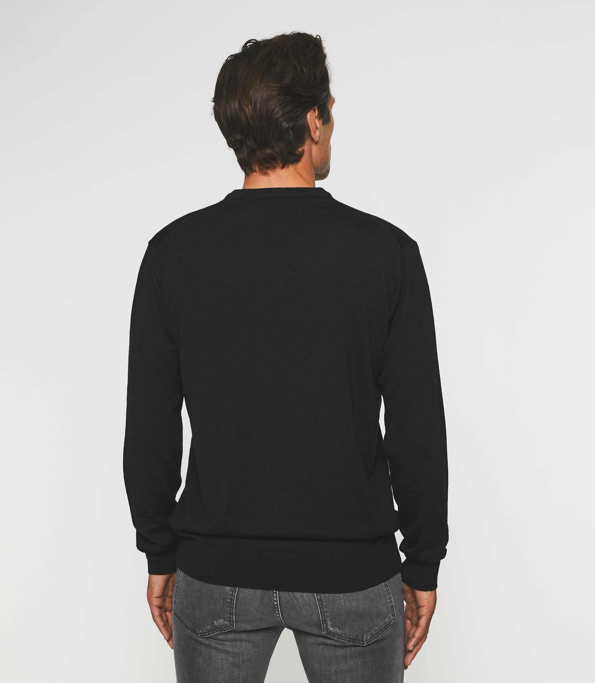Pull col V en laine noir BASTIANO - IZAC