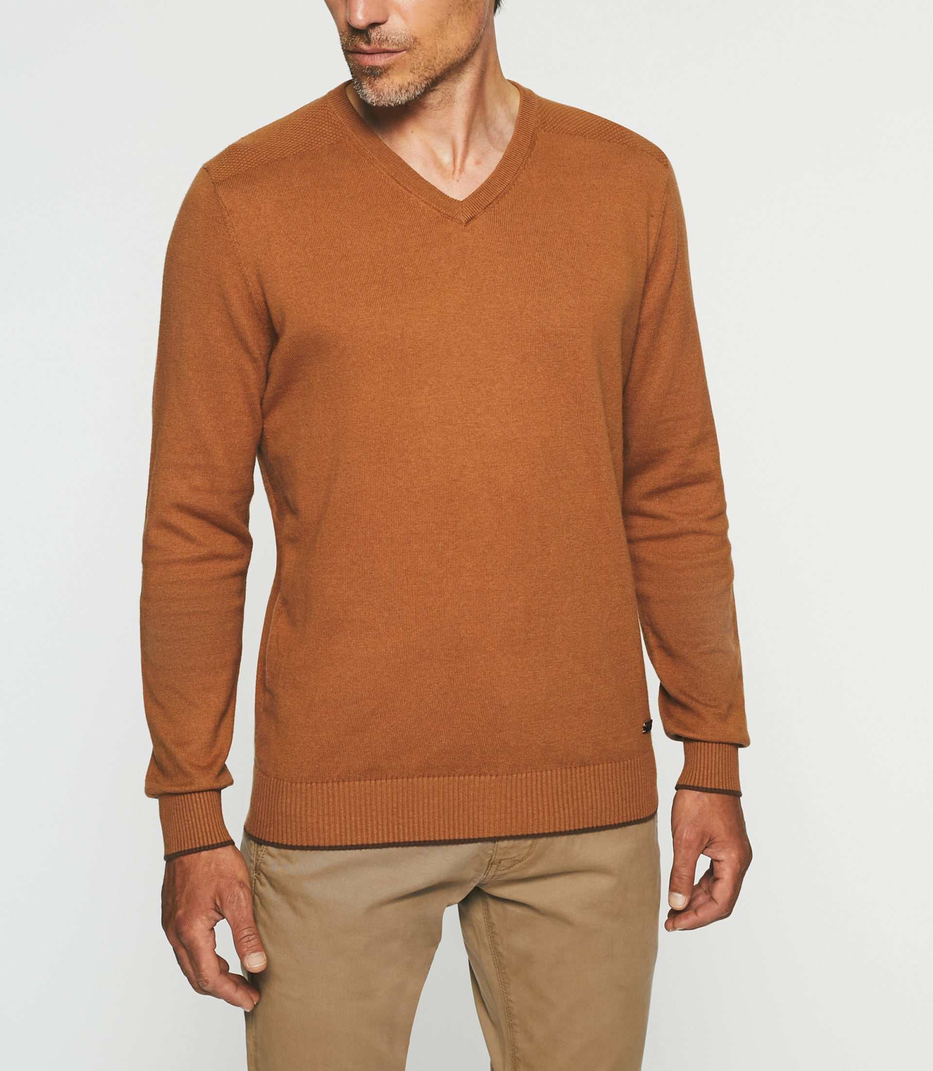 Pull col V en coton - cachemire camel BRENT - IZAC