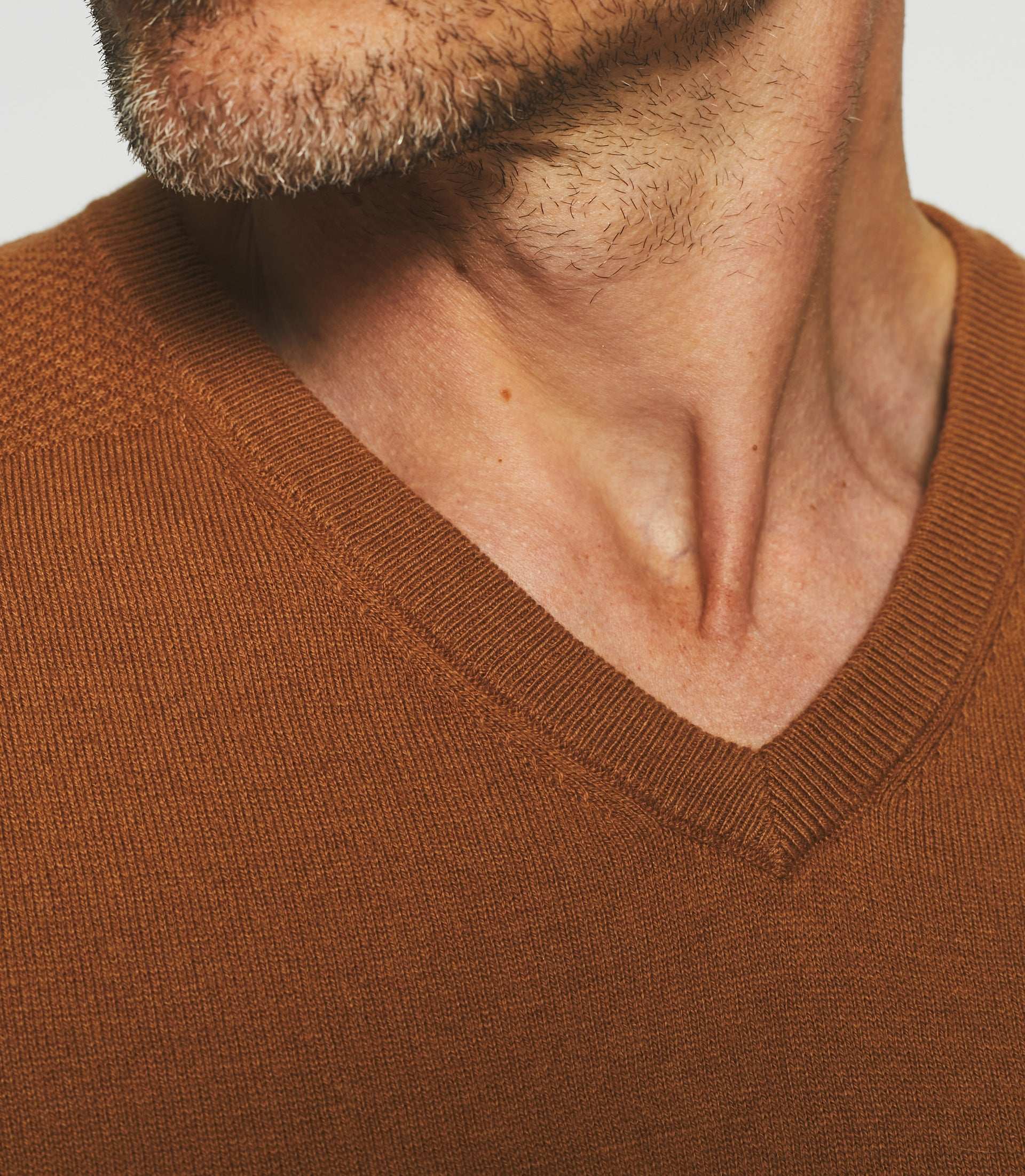 Pull col V en coton - cachemire camel BRENT - IZAC