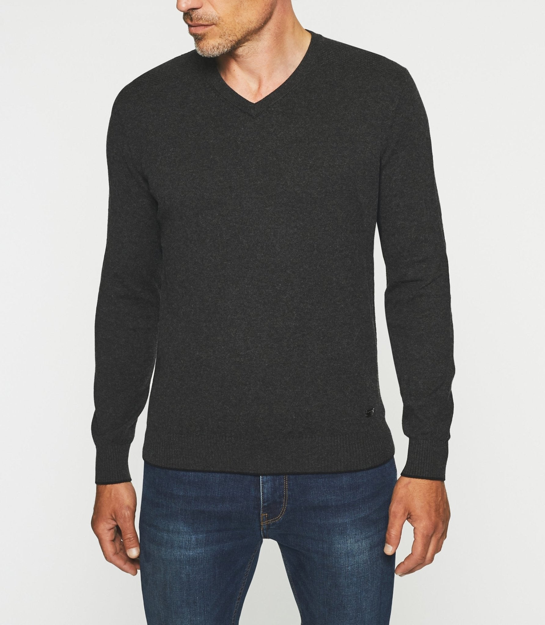 Pull col V en coton - cachemire bleu indigo BRENT - IZAC