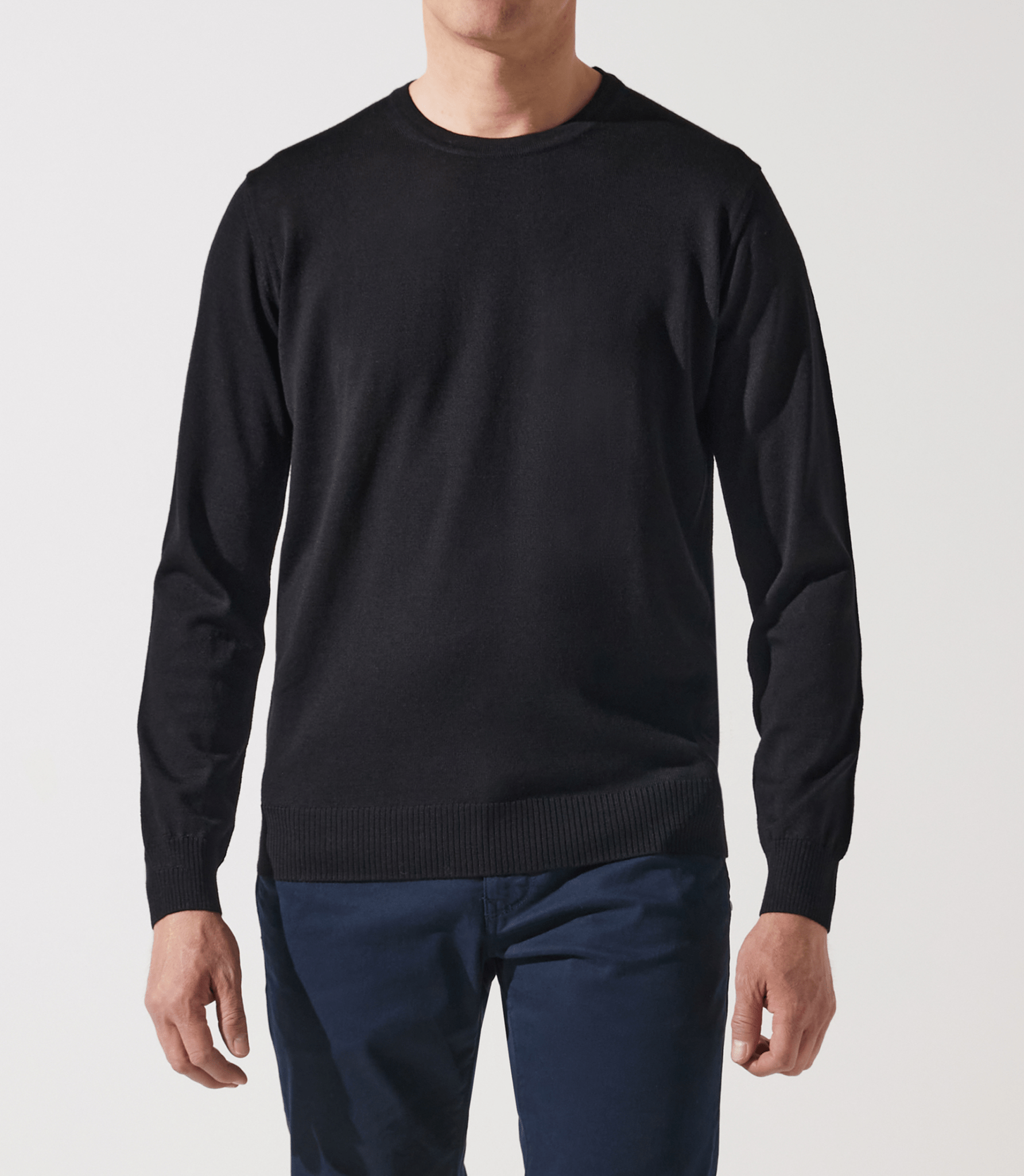 Pull col rond noir 100% mérinos - IZAC