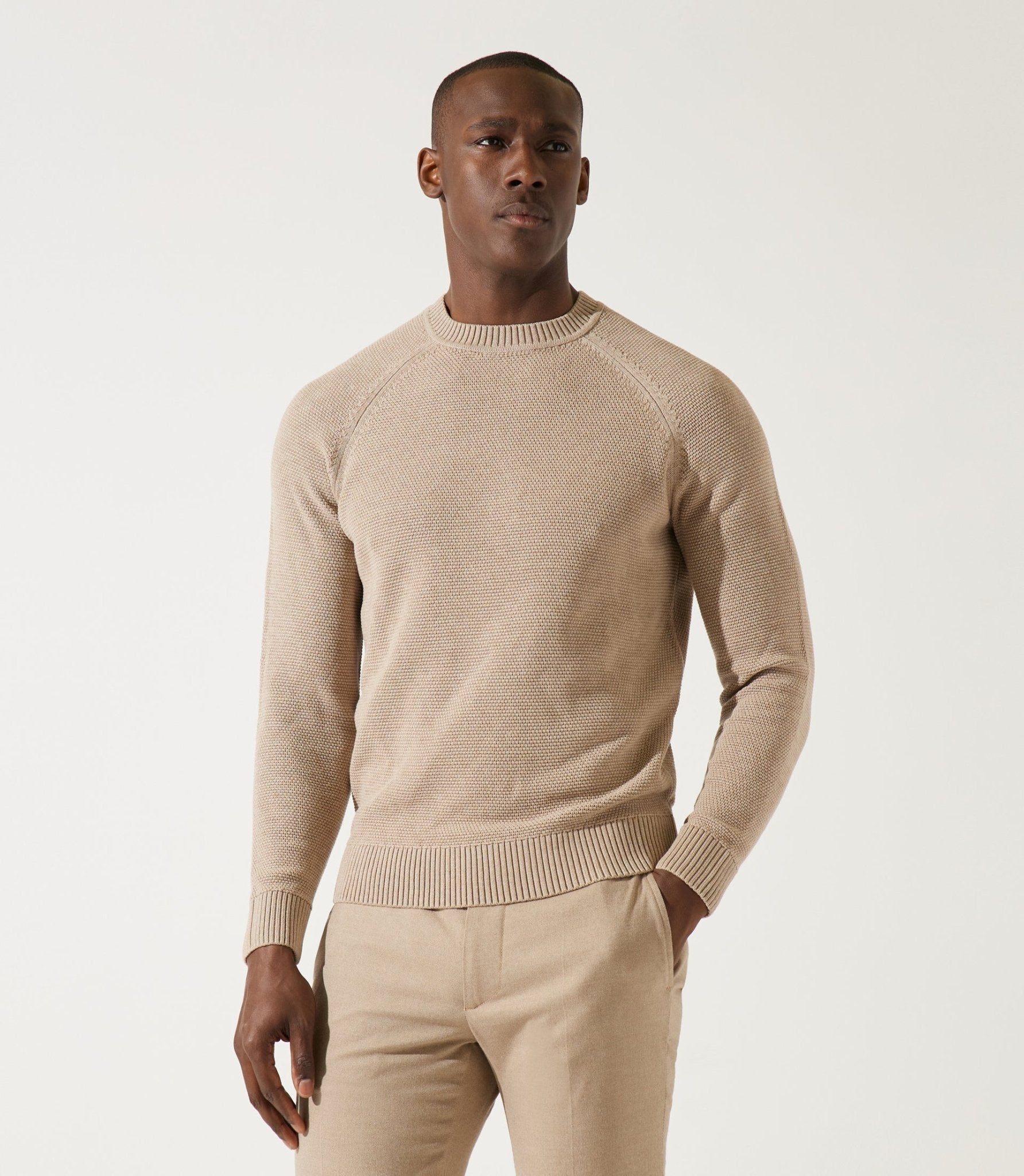 Pull beige col rond jeux de point - IZAC