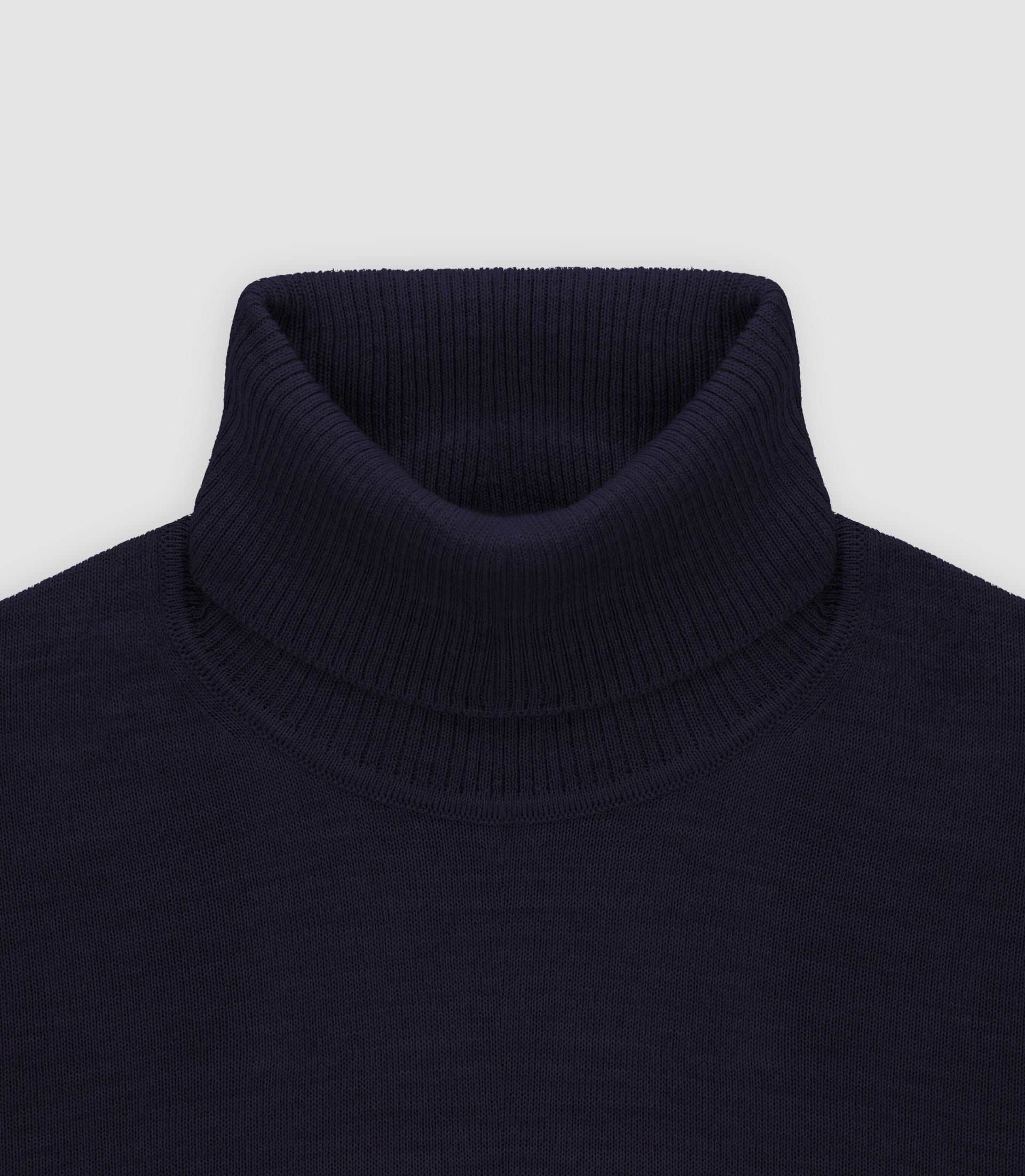 Pull col roulé marine - IZAC