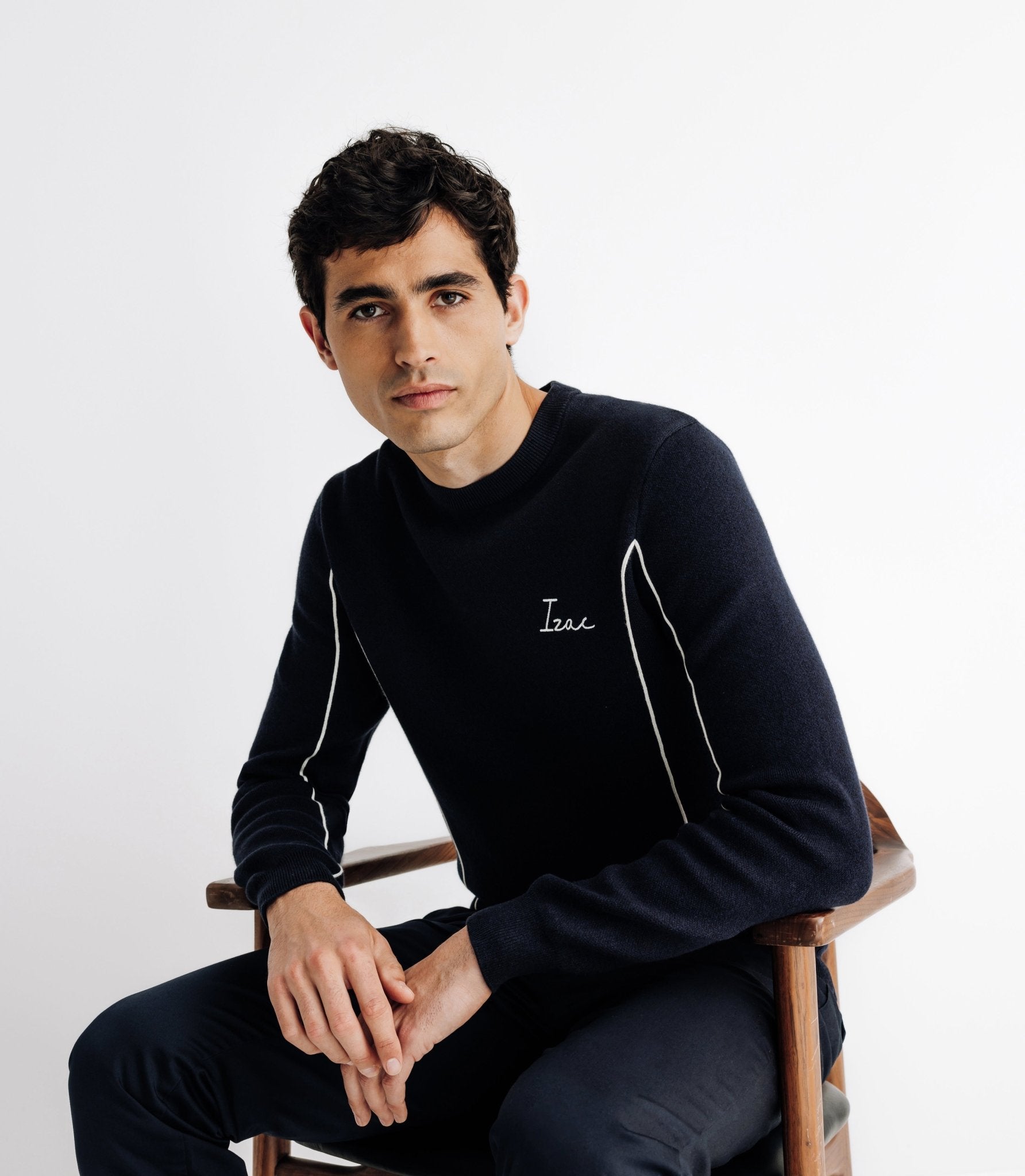 Pull col rond avec broderie marine - IZAC