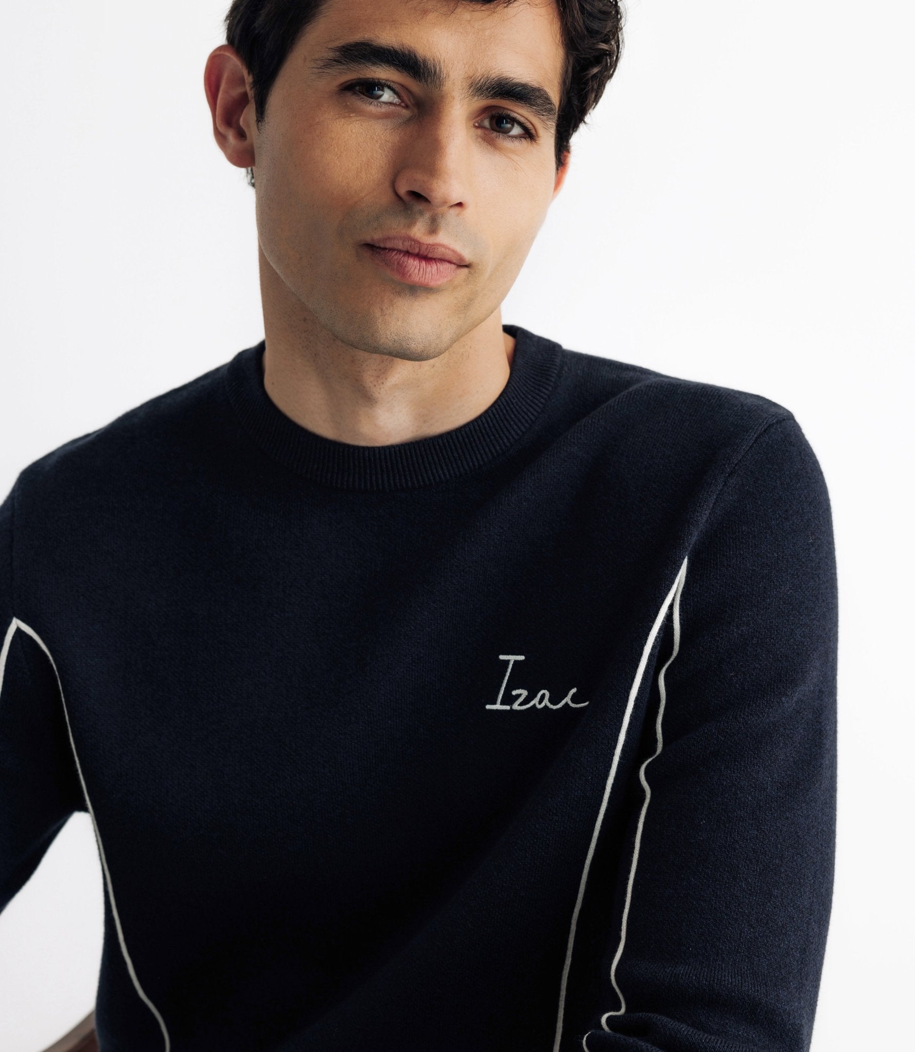 Pull col rond avec broderie marine - IZAC