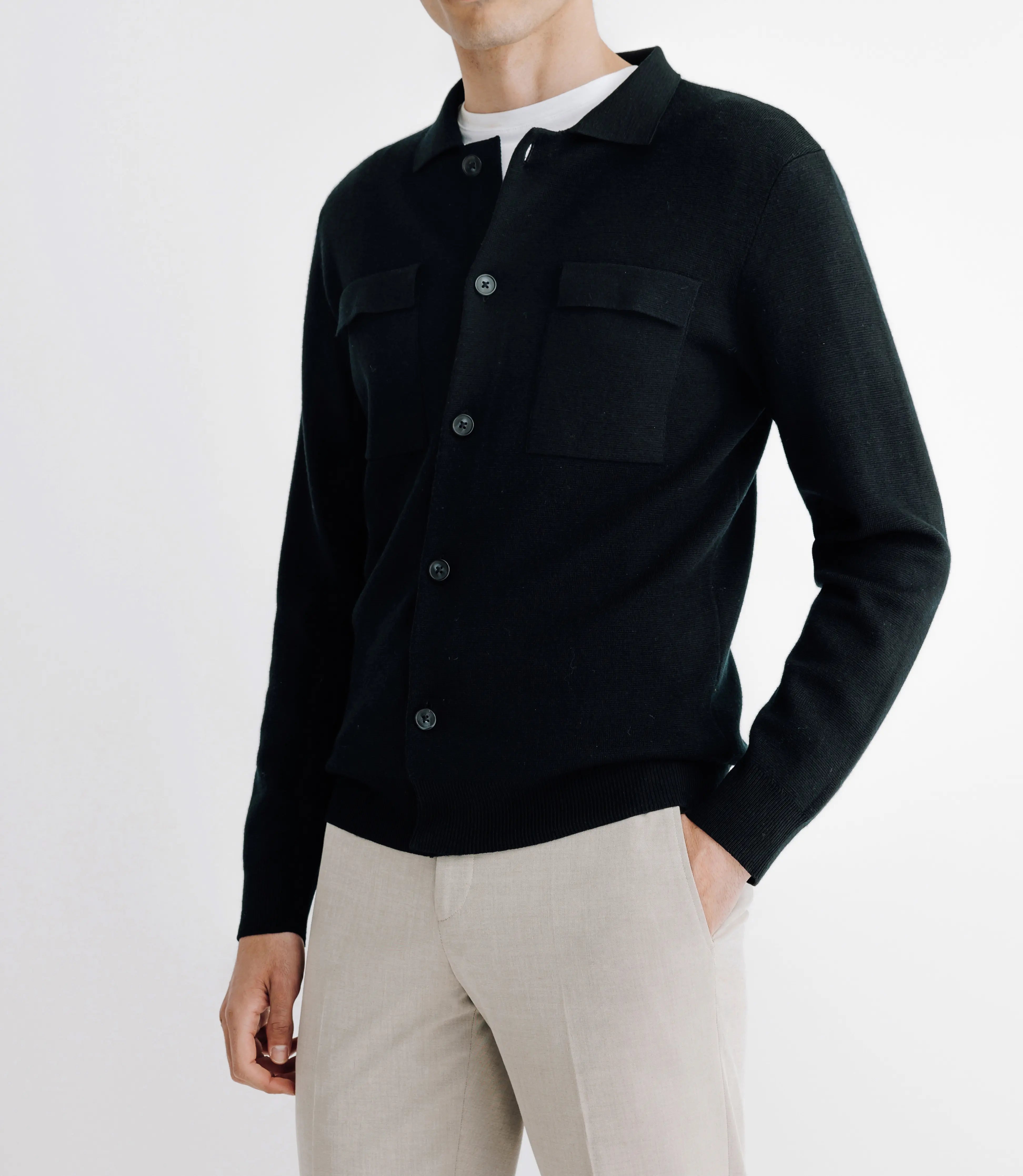 Pull en laine mérinos noir - IZAC