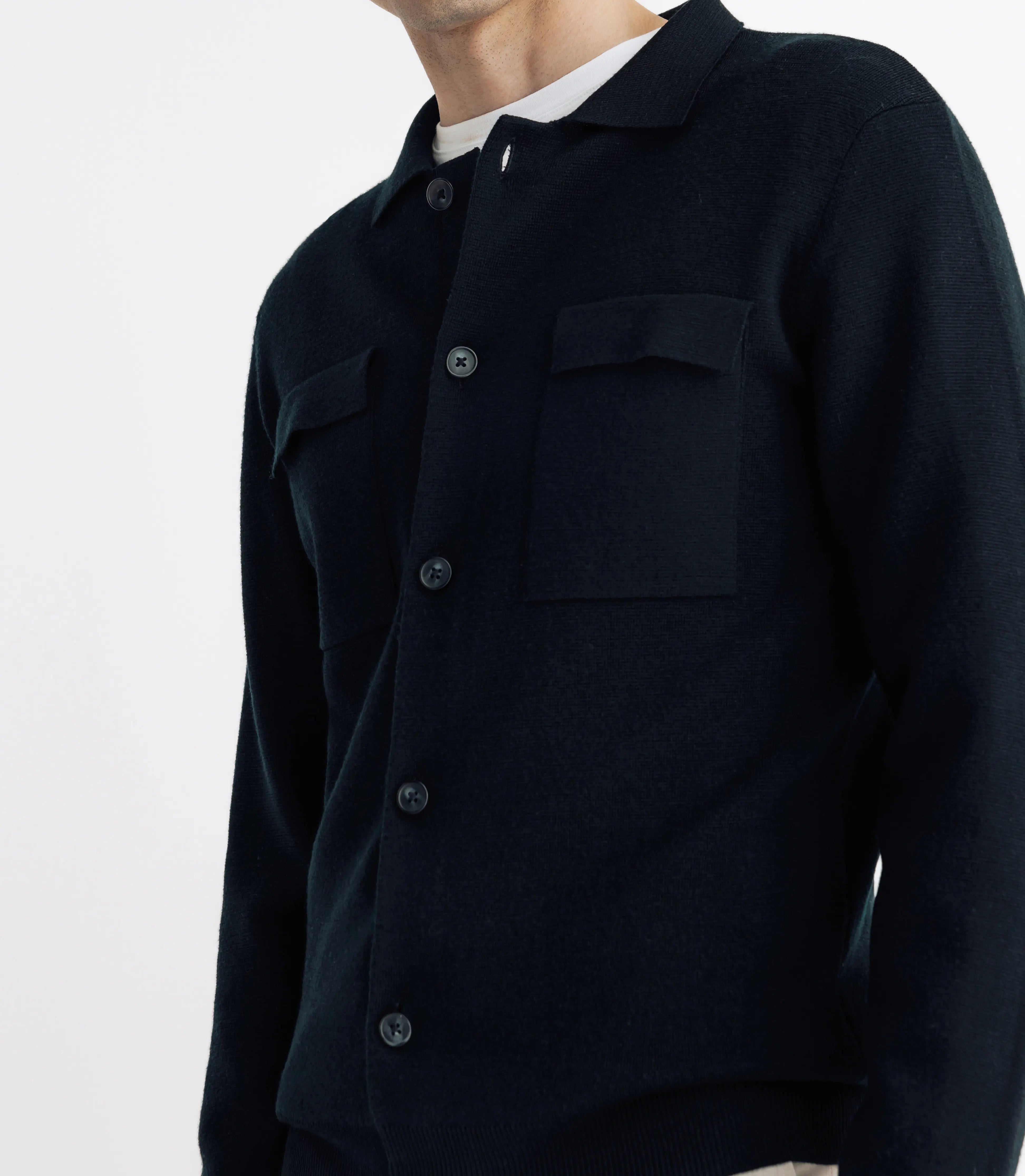 Pull en laine mérinos noir - IZAC