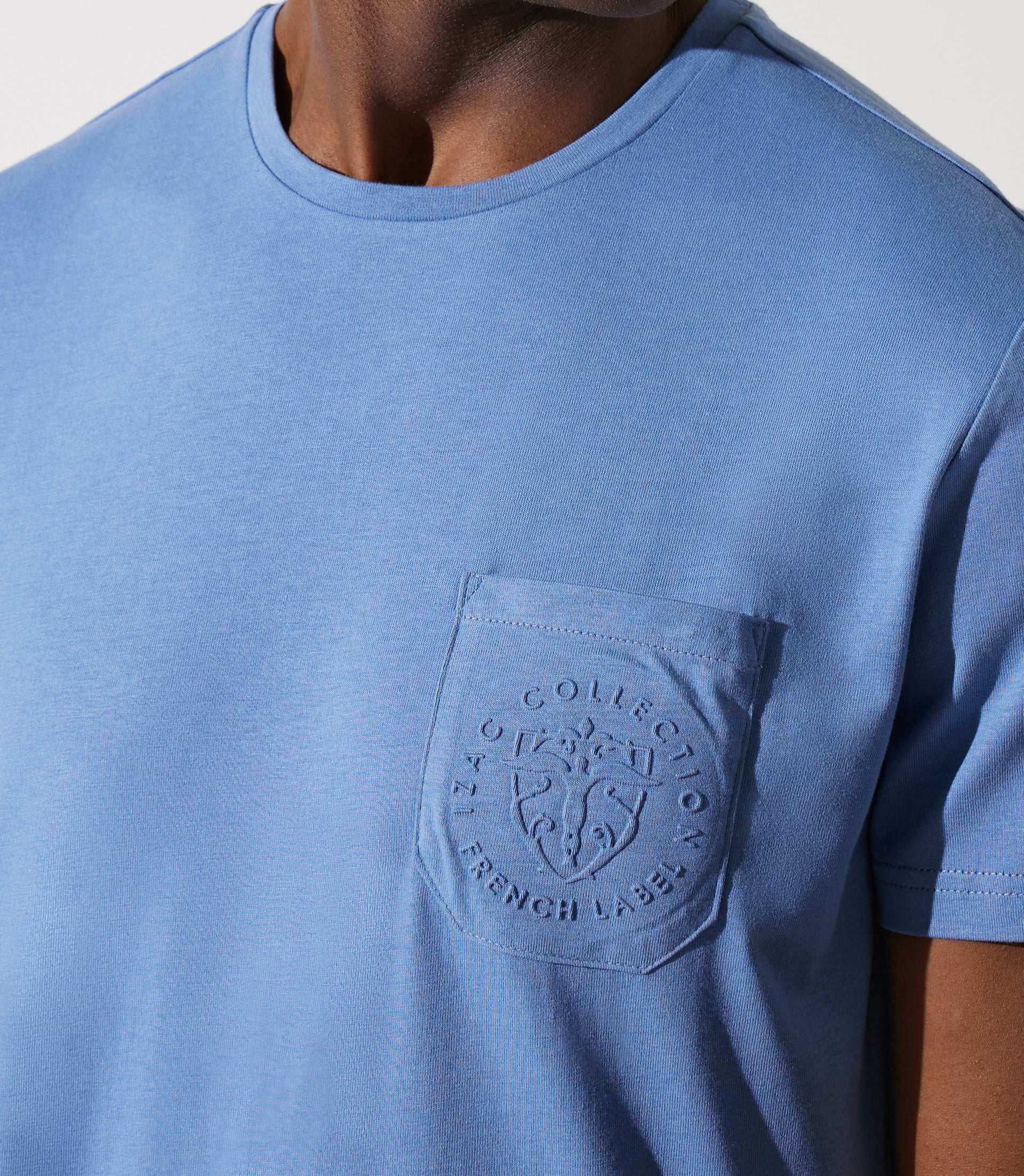 T-shirt col rond poche logo indigo GABRIEL - IZAC