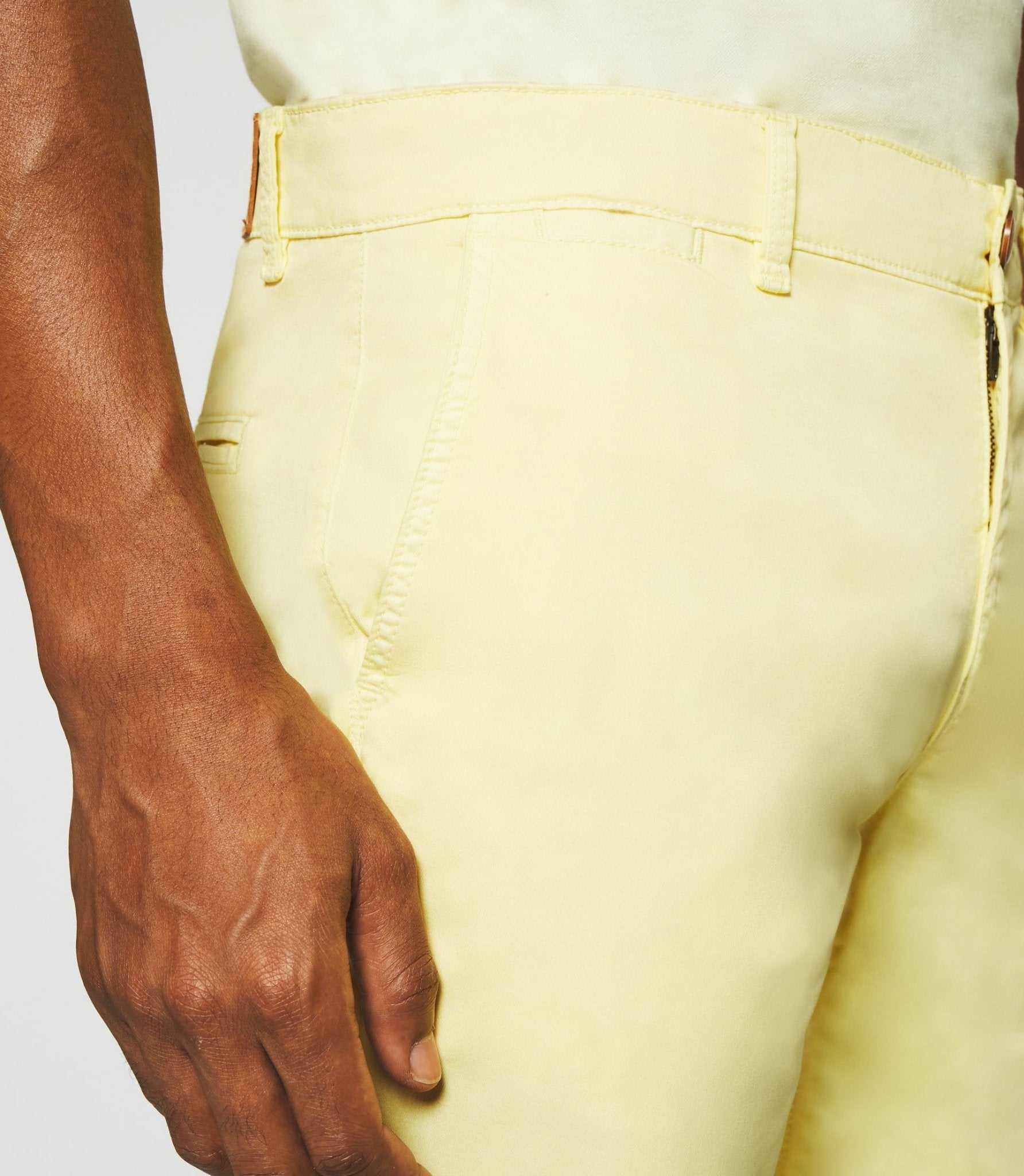 Bermuda en coton stretch jaune pale SLOWLY - IZAC