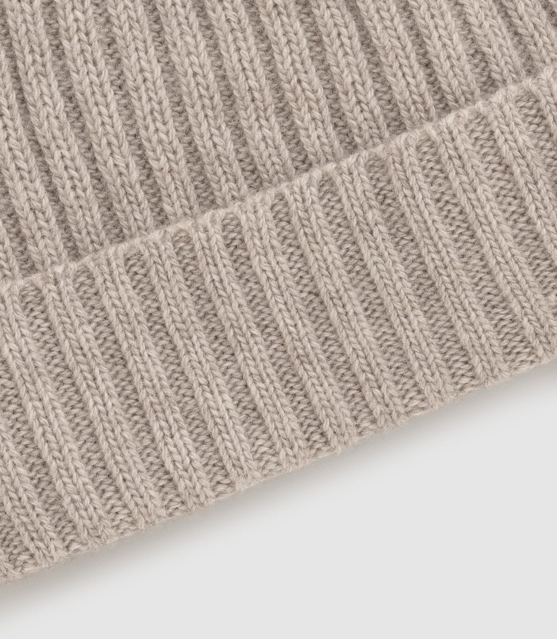 Bonnet en maille beige YEIMY - IZAC