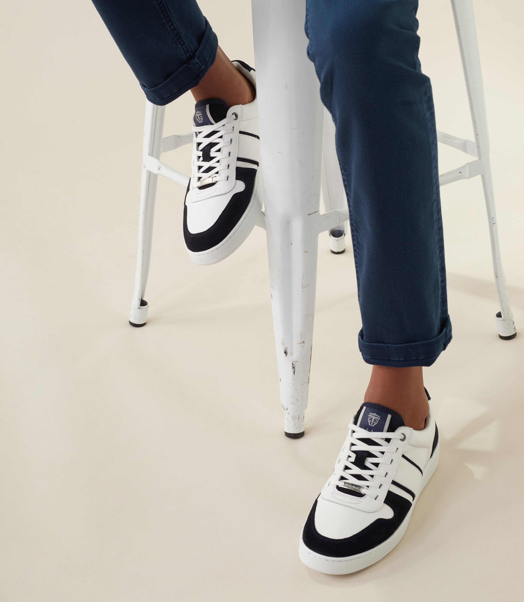 Sneakers marine - blanche "Gaspard" - IZAC