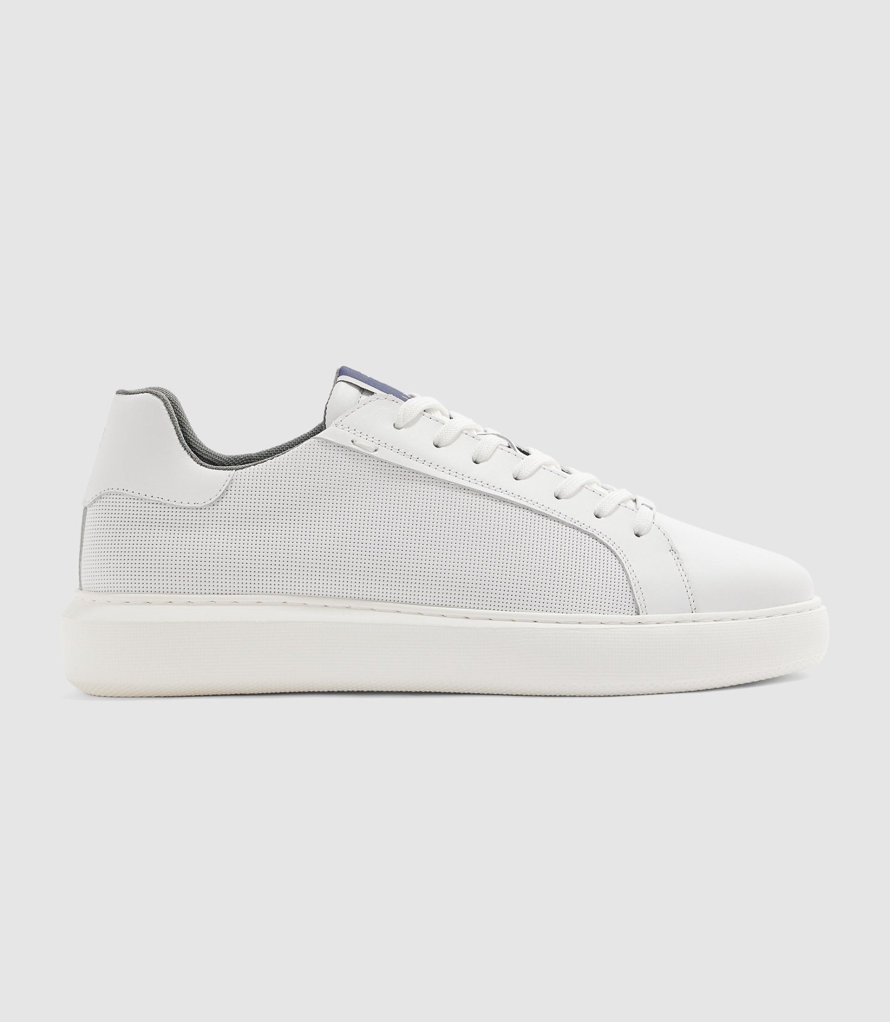 Sneakers en cuir blanche "Elvin" - IZAC