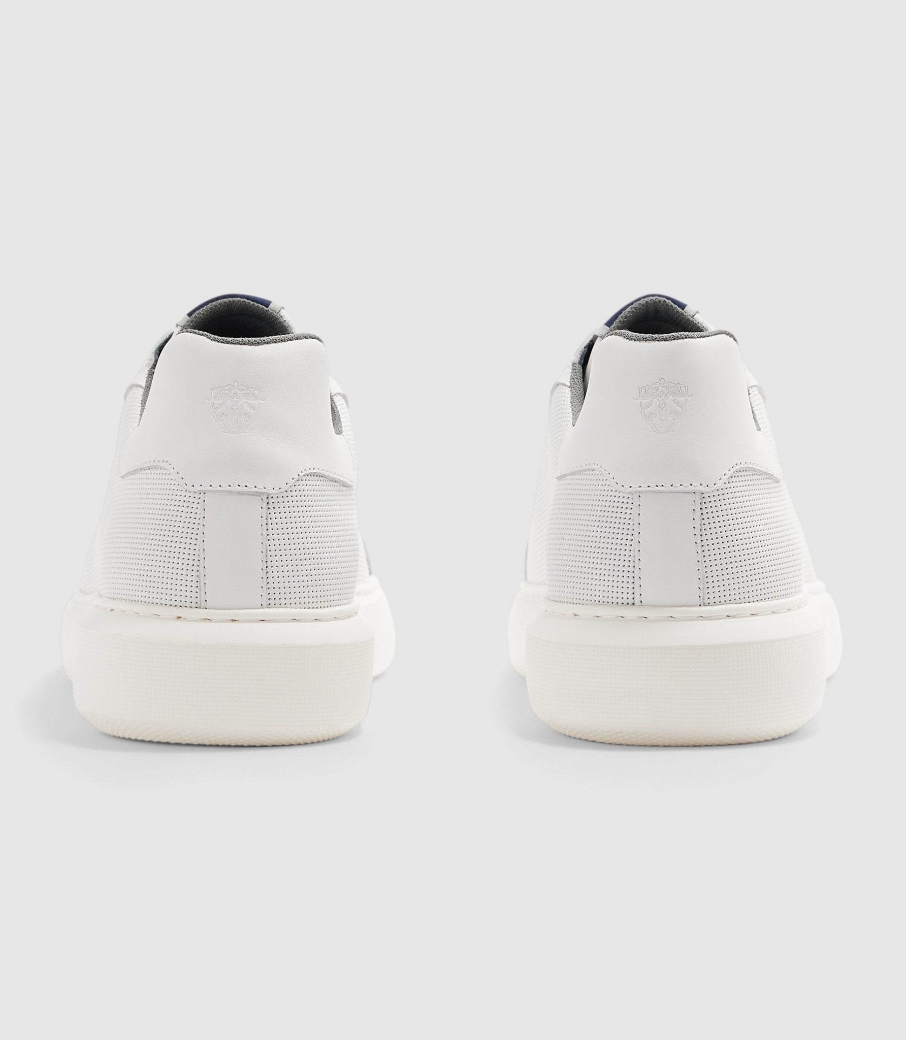 Sneakers en cuir blanche "Elvin" - IZAC