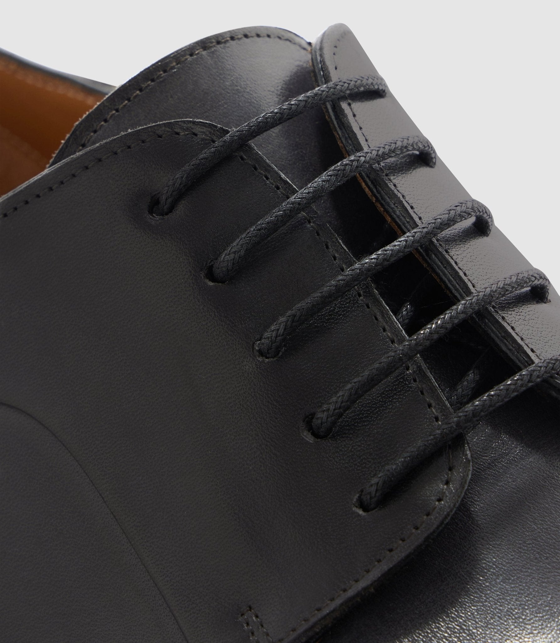 Derby couture en cuir noir "Elvio" - IZAC