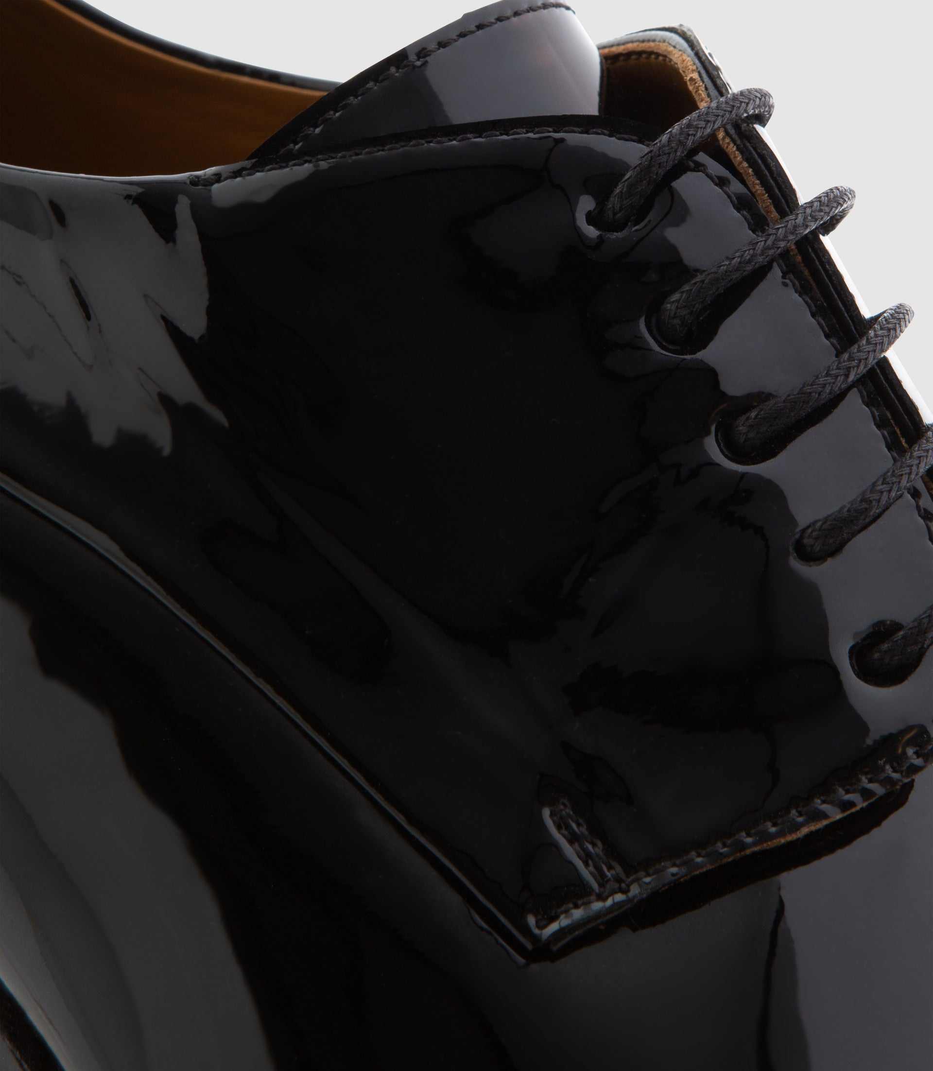 Richelieu couture cuir vernis noir "Cirillo" - IZAC
