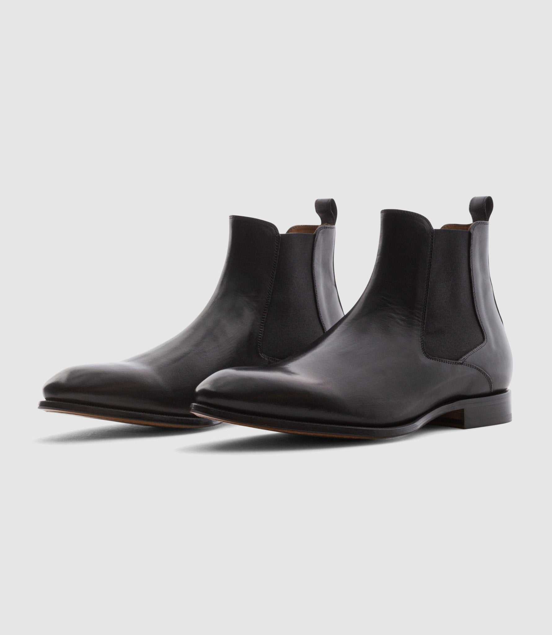 Bottines coutures en cuir noir "Cleandro" - IZAC