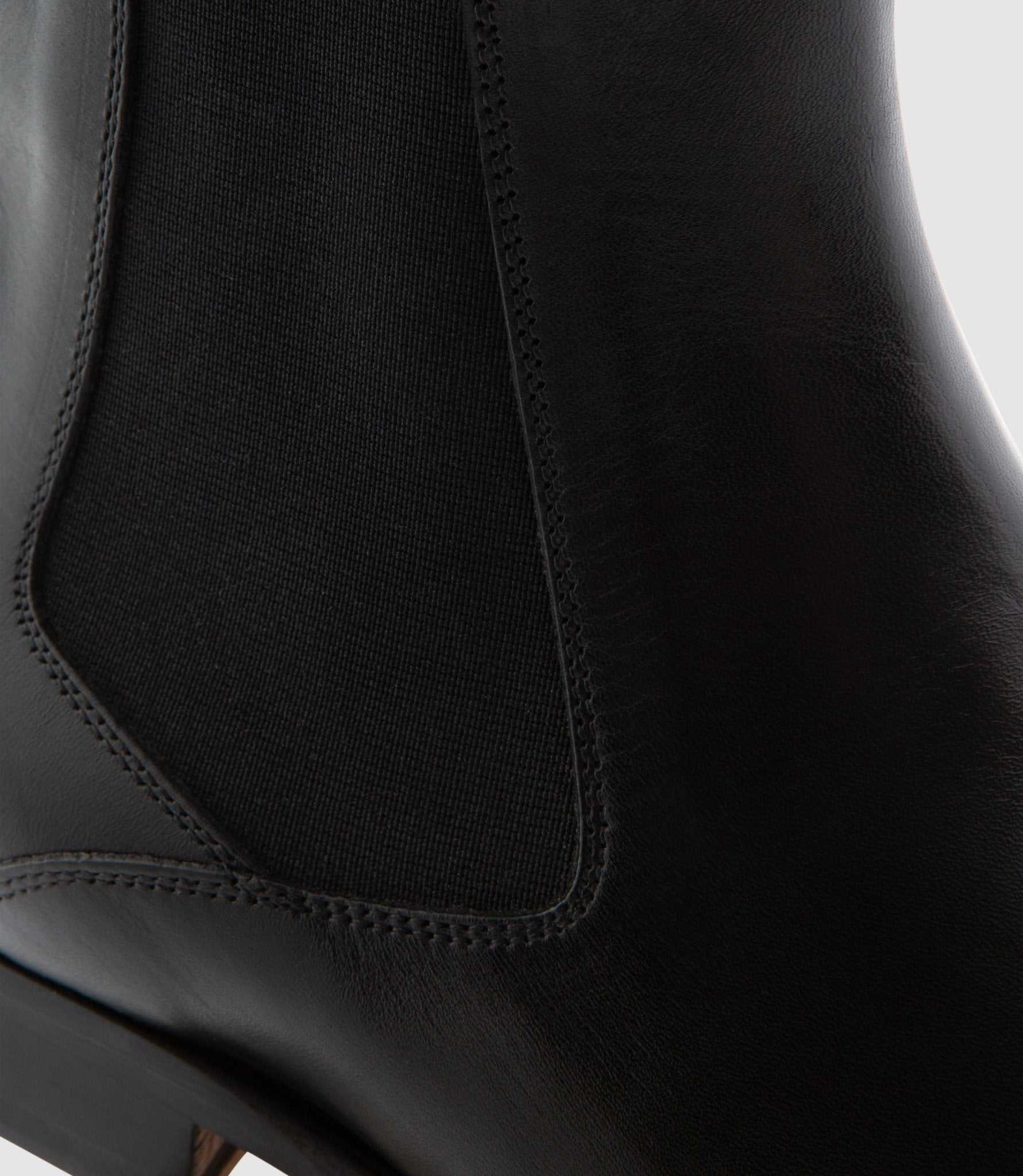 Bottines coutures en cuir noir "Cleandro" - IZAC