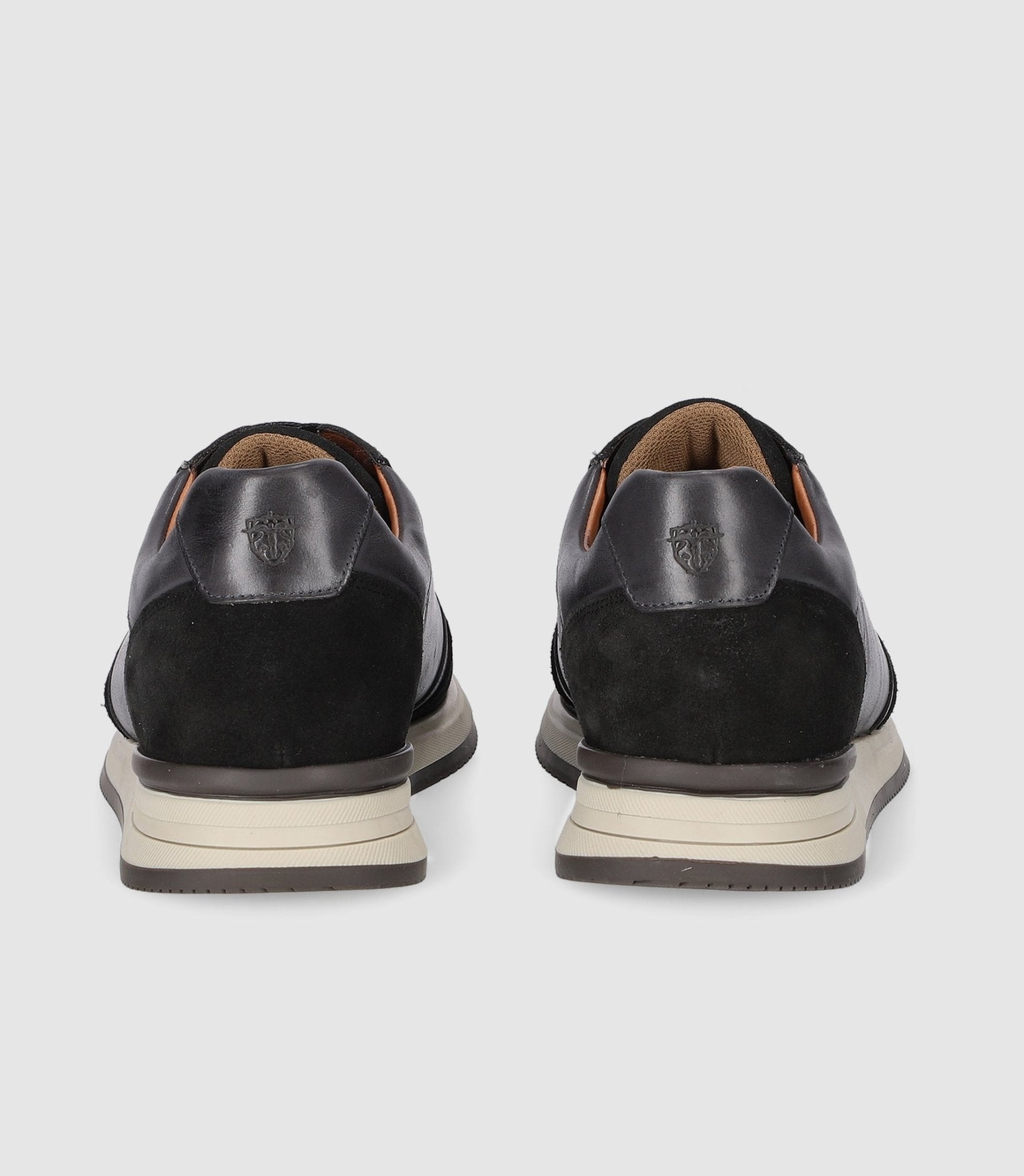 DEFECTUEUSE Sneakers basses en cuir anthracite ORLAN - IZAC