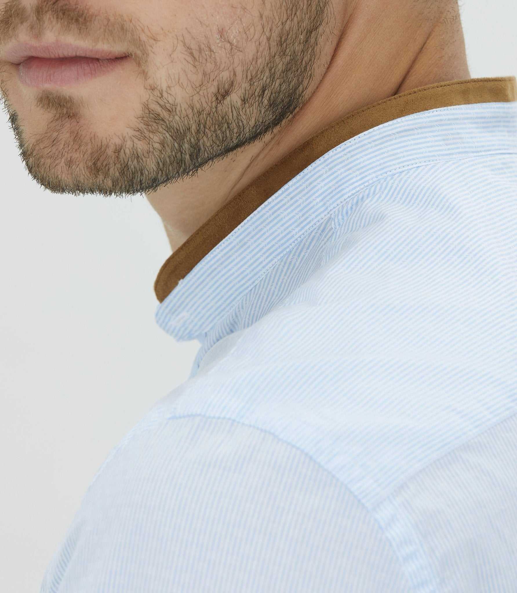 Chemise casual à col mao bleu ciel "Mata" - IZAC