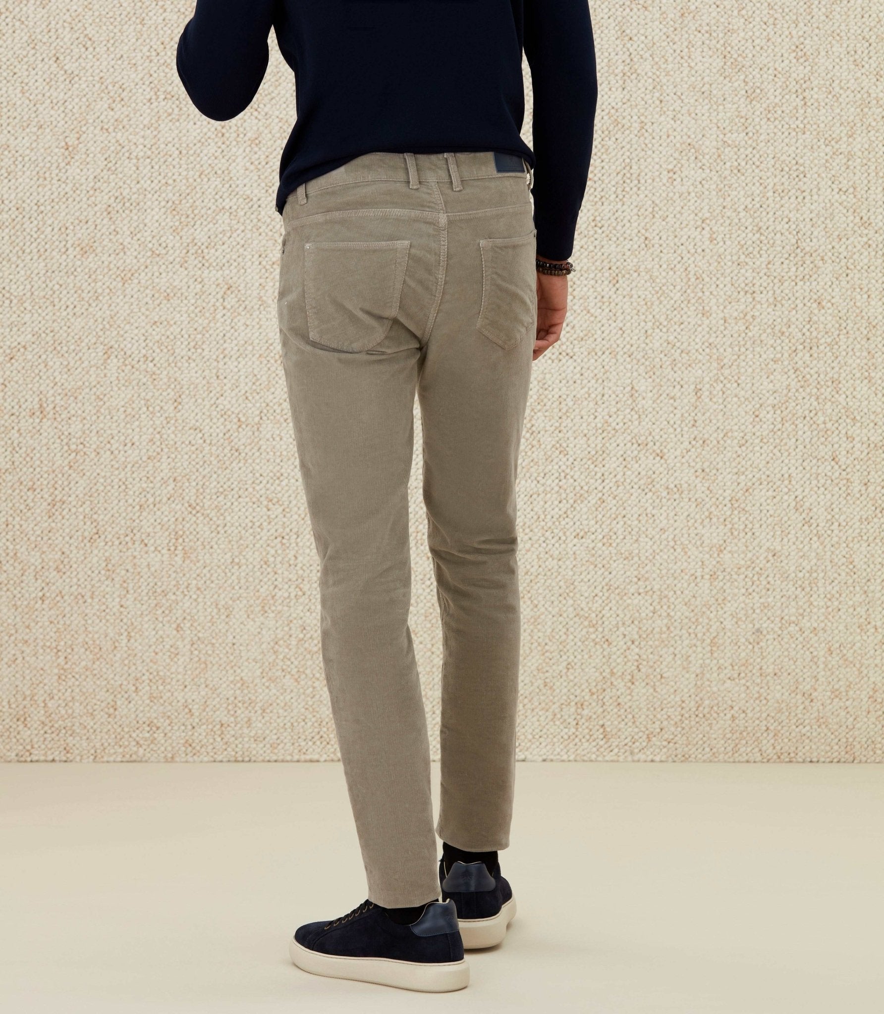 Pantalon en velours kaki clair "Casino" - IZAC