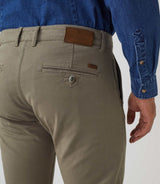 Pantalon casual chino kaki clair "Macadamia" - IZAC