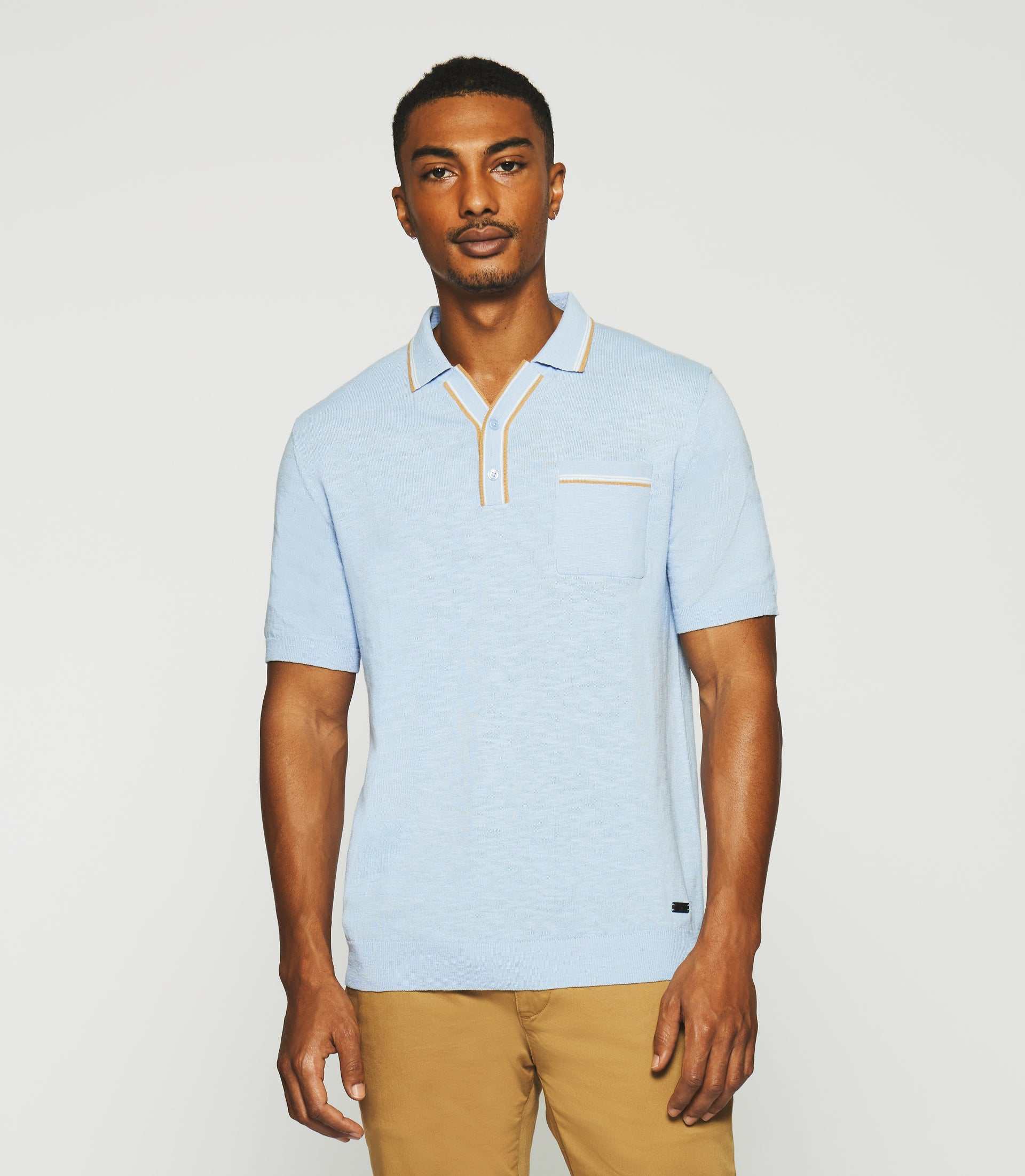 Polo uni avec poche bleu ciel GASTON - IZAC