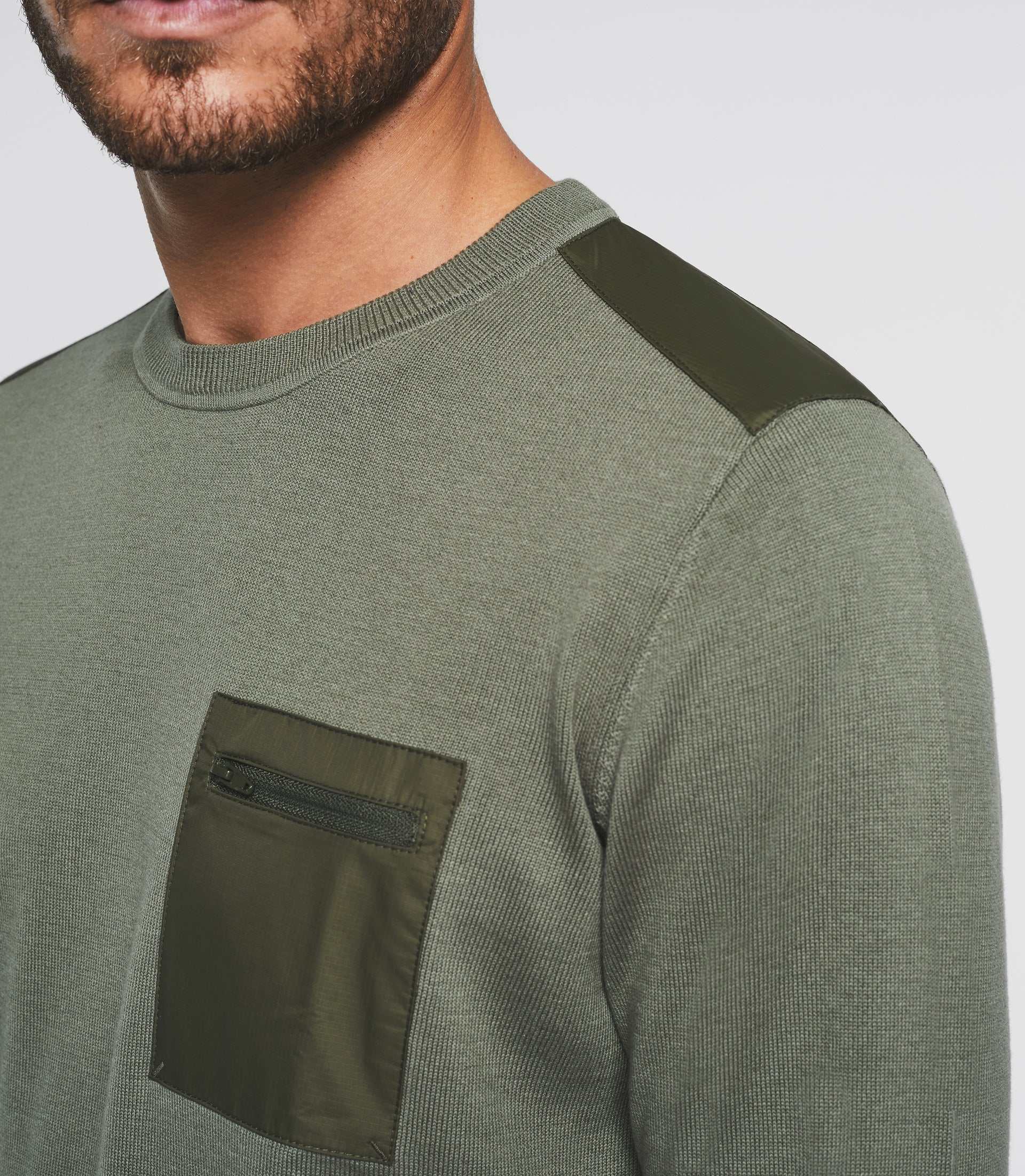 Pull col rond kaki "Darius" - IZAC