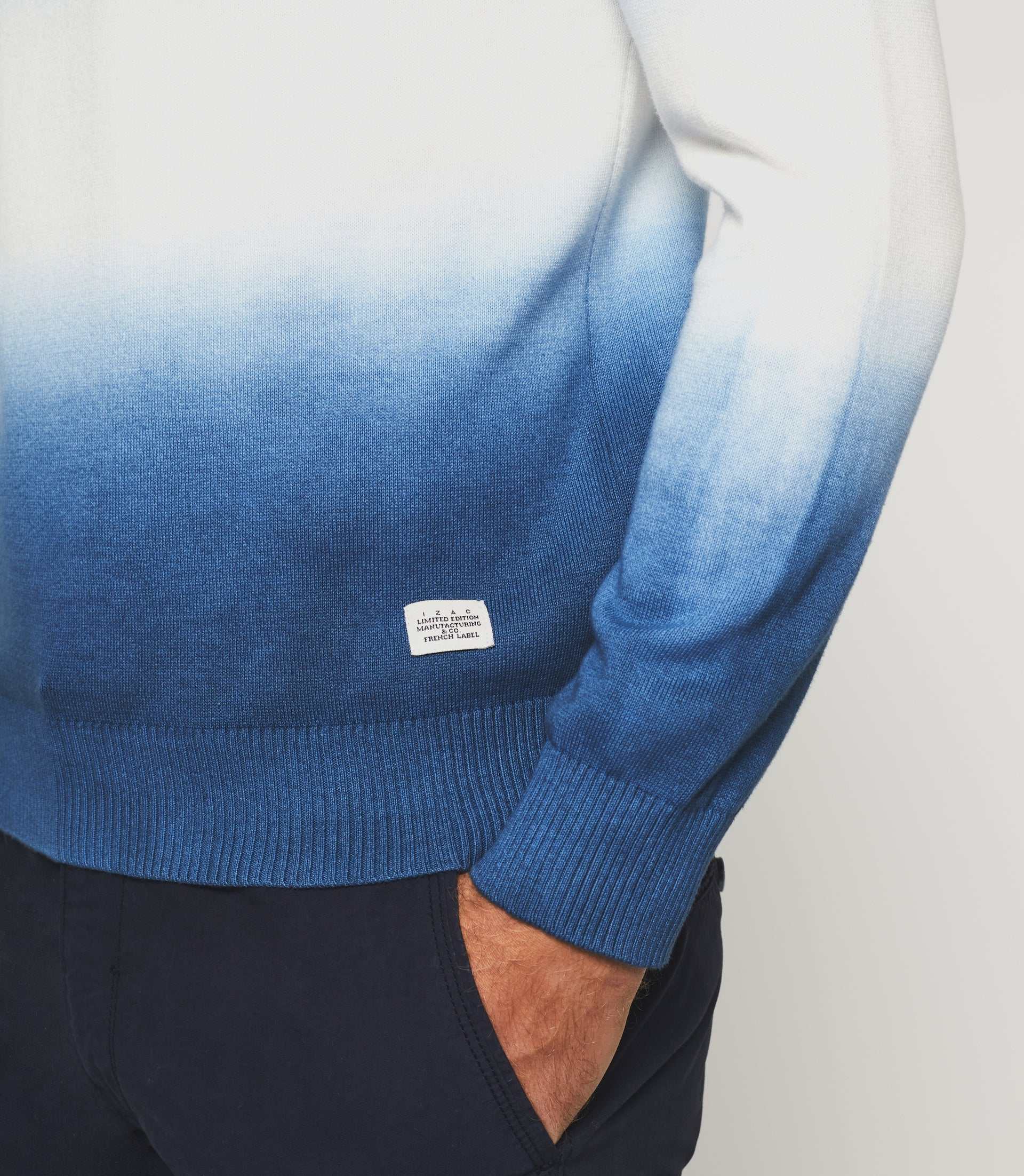 Pull col rond dégradé bleu ciel "Droguo" - IZAC