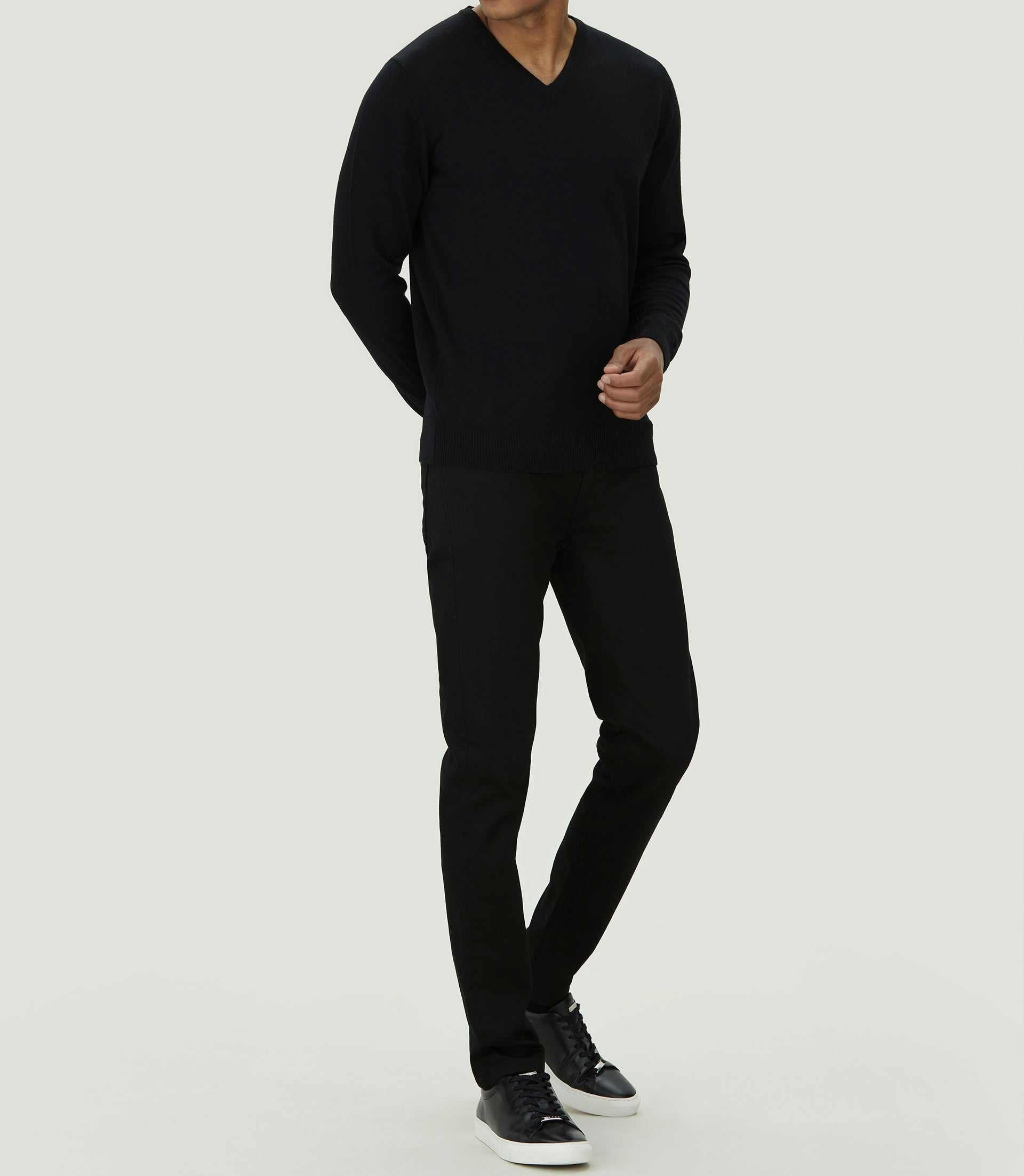 Pull col V mérinos noir "Ludgy" - IZAC