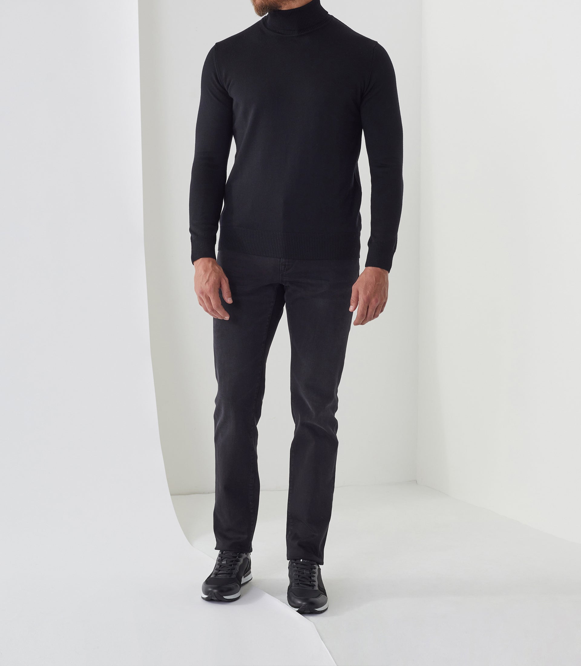Pull col roulé noir "Serafino" - IZAC