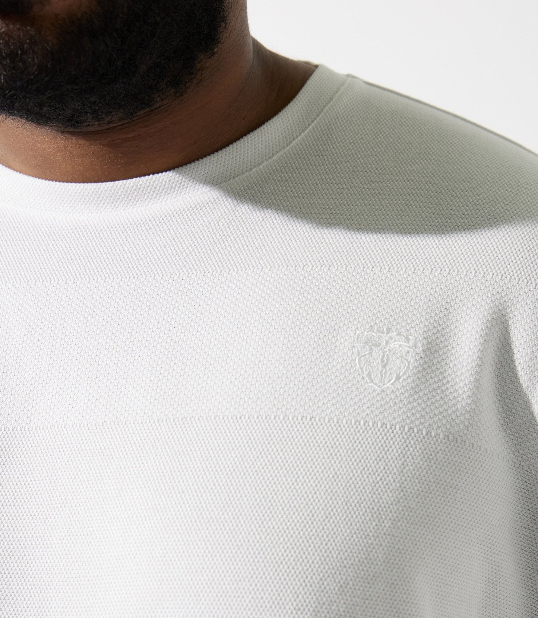 T-shirt uni avec logo brodé écru GIOVANYBT - IZAC