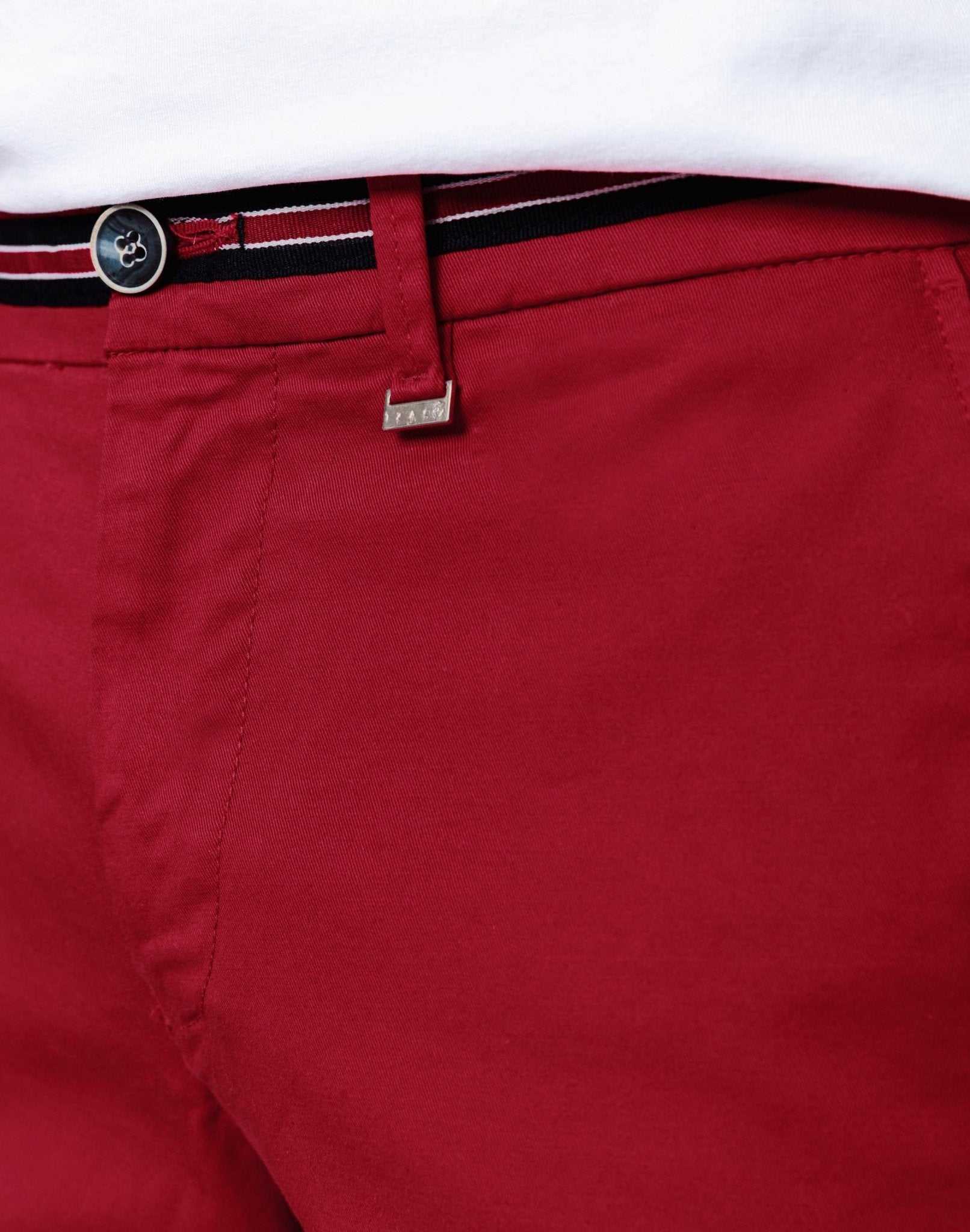 Bermuda sport chic rouge - IZAC