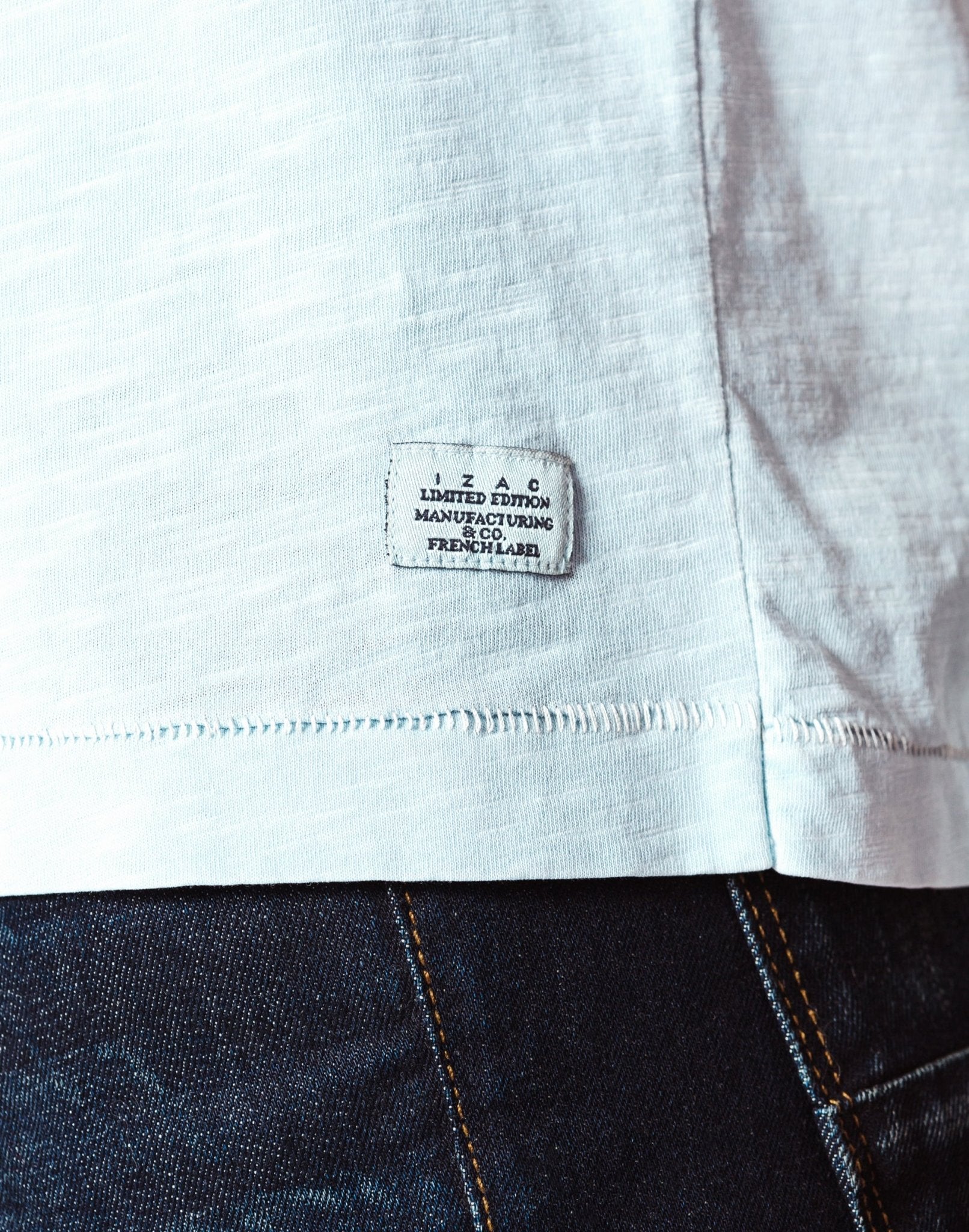 T-Shirt Col V Bleu Ciel - IZAC